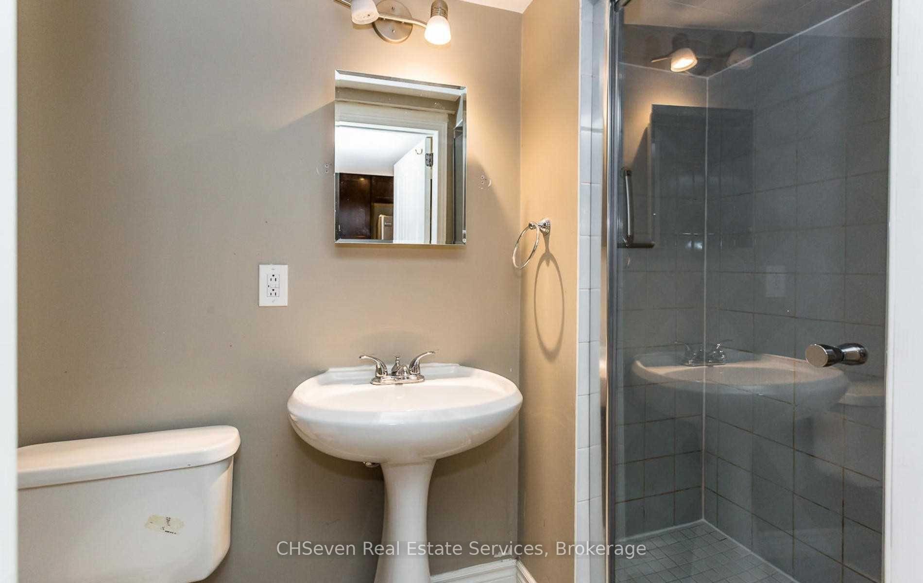 Photo 17 of 113 White Tail Crescent, Brampton, Fletcher's West — HOMEH