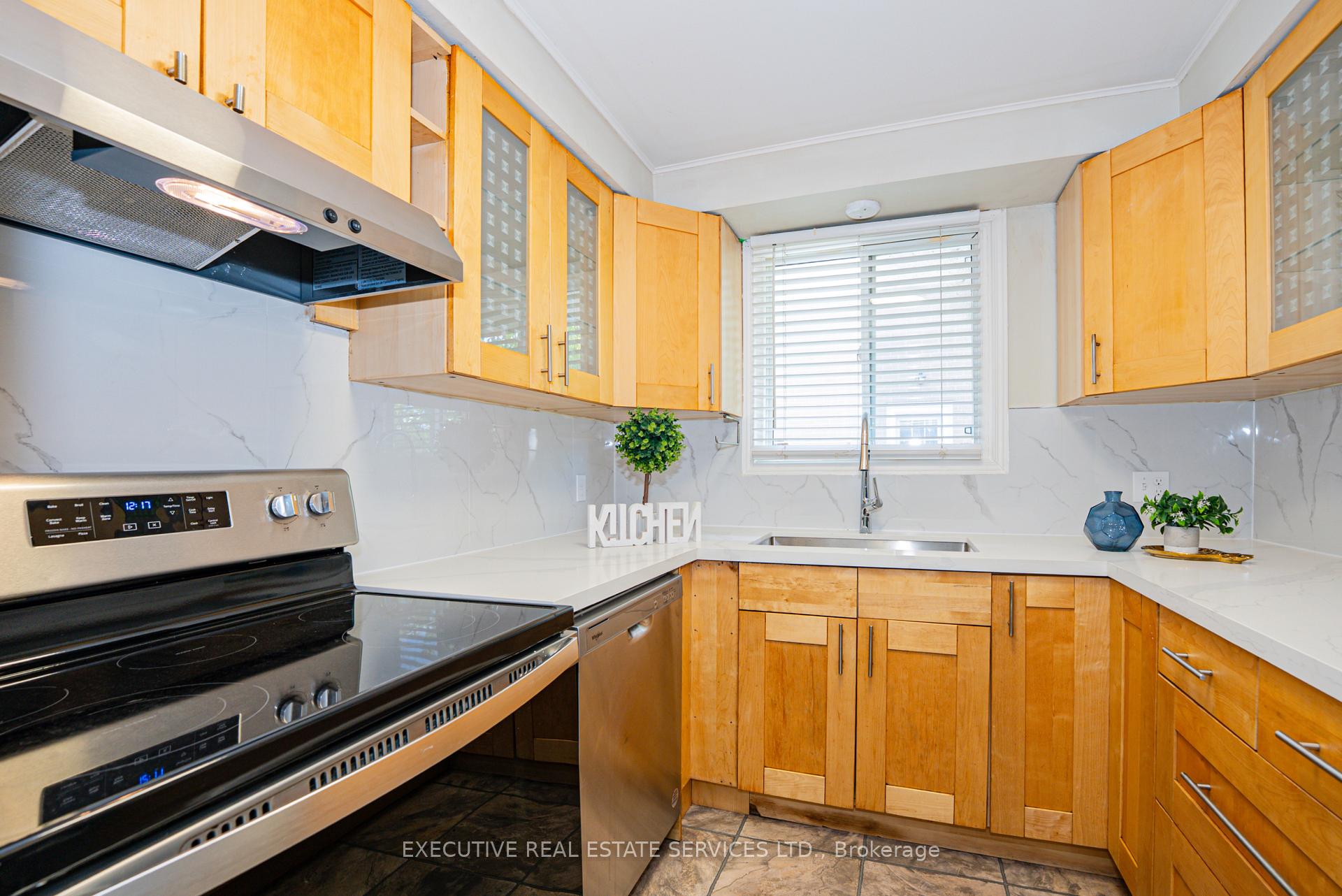 Photo 11 of 77 Overlea Drive, Kitchener, Meinzinger — HOMEH