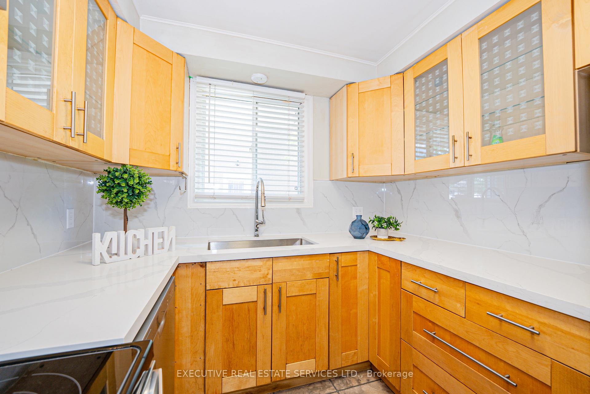 Photo 12 of 77 Overlea Drive, Kitchener, Meinzinger — HOMEH