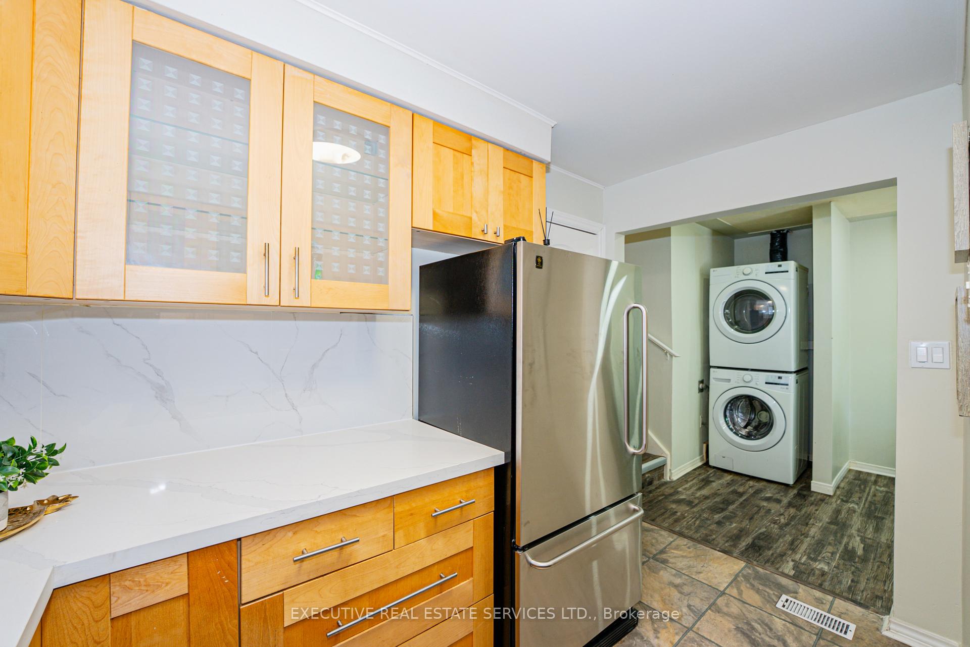 Photo 13 of 77 Overlea Drive, Kitchener, Meinzinger — HOMEH