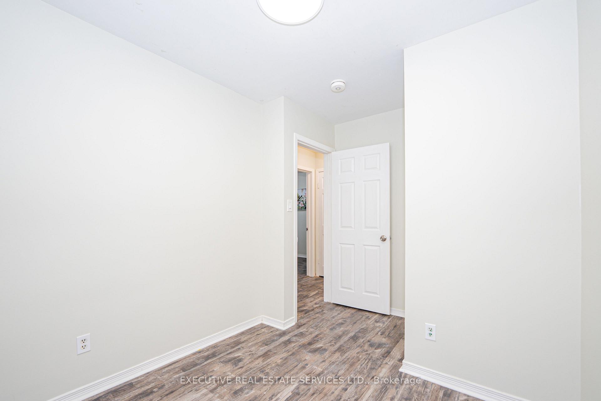 Photo 23 of 77 Overlea Drive, Kitchener, Meinzinger — HOMEH