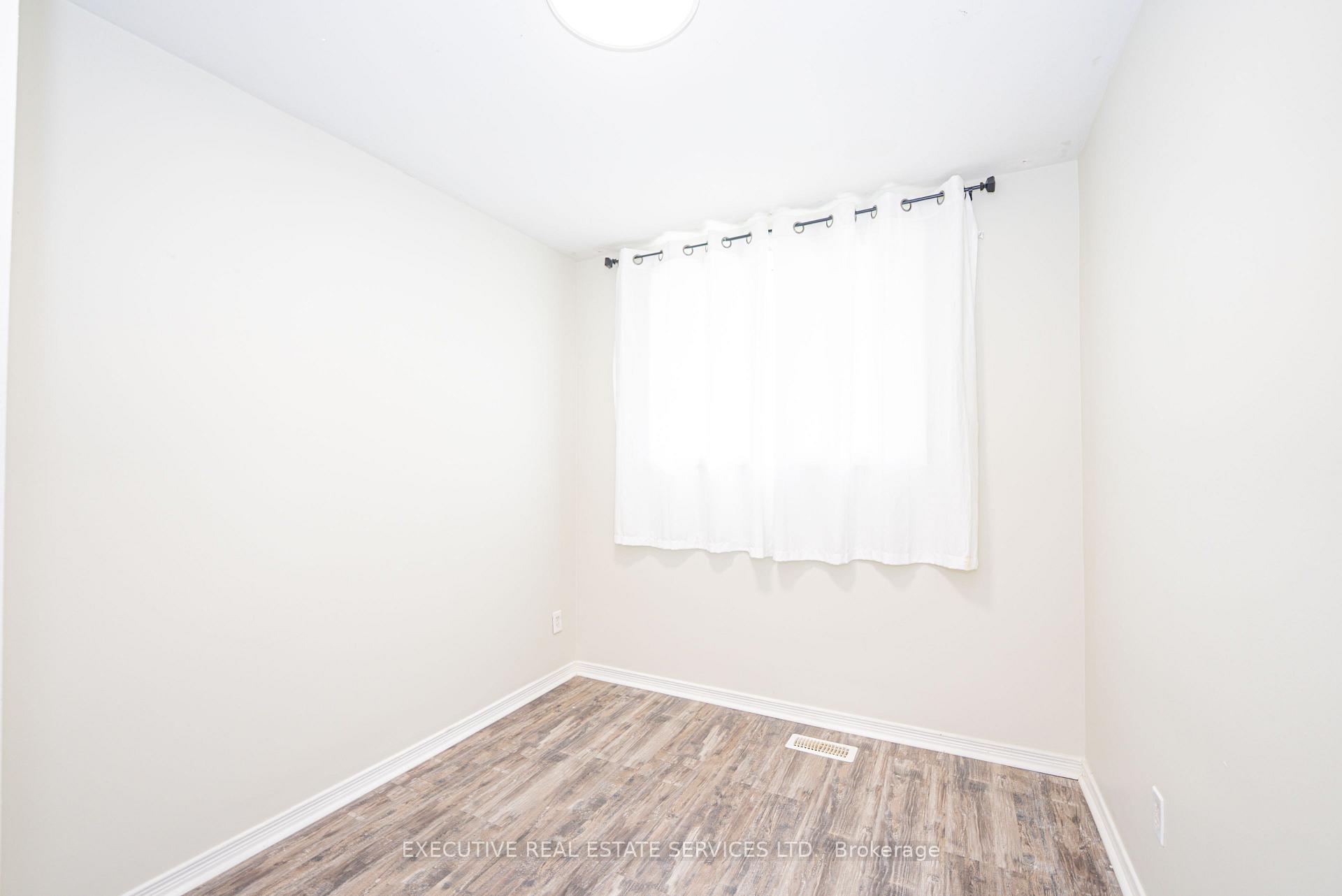 Photo 25 of 77 Overlea Drive, Kitchener, Meinzinger — HOMEH