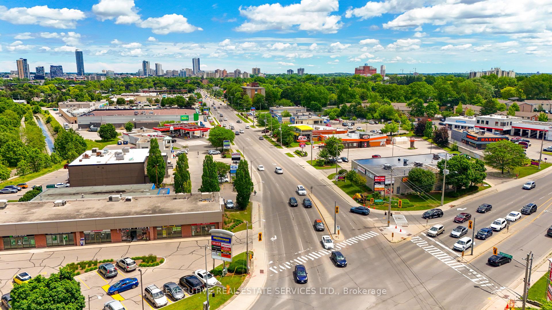 Photo 42 of 77 Overlea Drive, Kitchener, Meinzinger — HOMEH