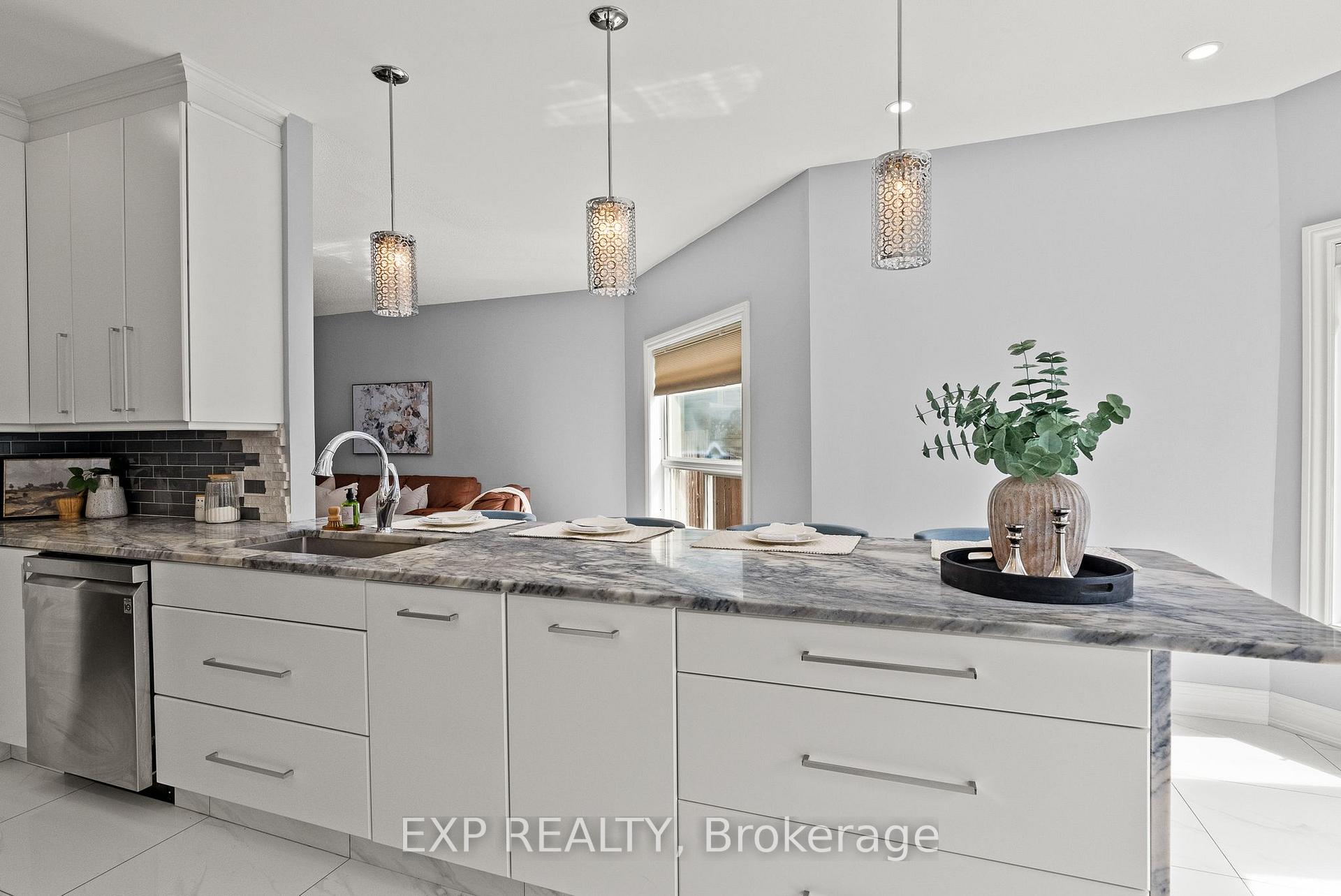 Photo 20 of 112 Redcliff Avenue, Ottawa, Barrhaven - Longfields — HOMEH