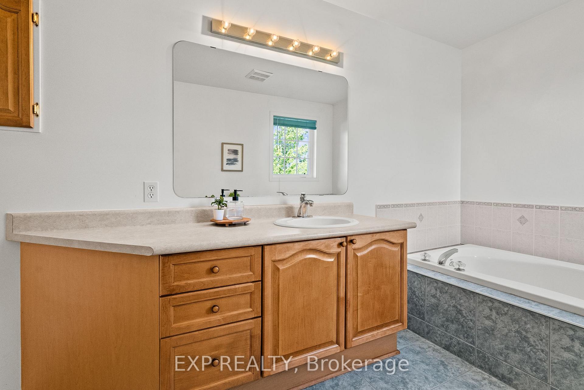 Photo 32 of 112 Redcliff Avenue, Ottawa, Barrhaven - Longfields — HOMEH