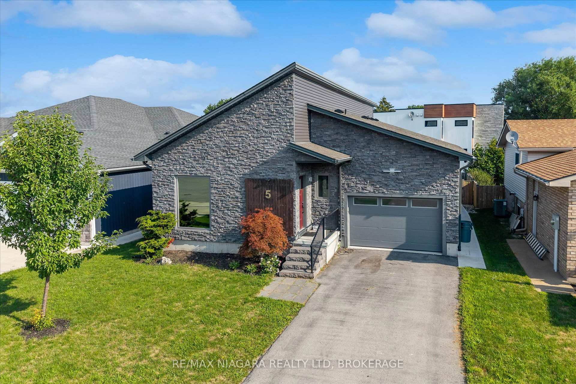 Photo of 5 Heron Pointe Road