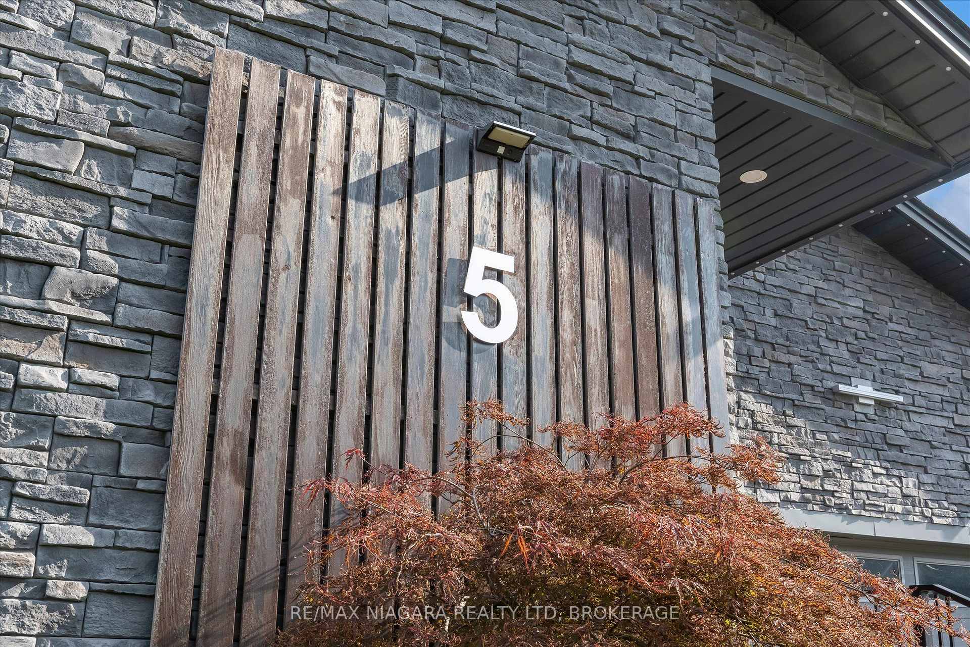 Photo 5 of 5 Heron Pointe Road, Port Colborne, Sugarloaf — HOMEH