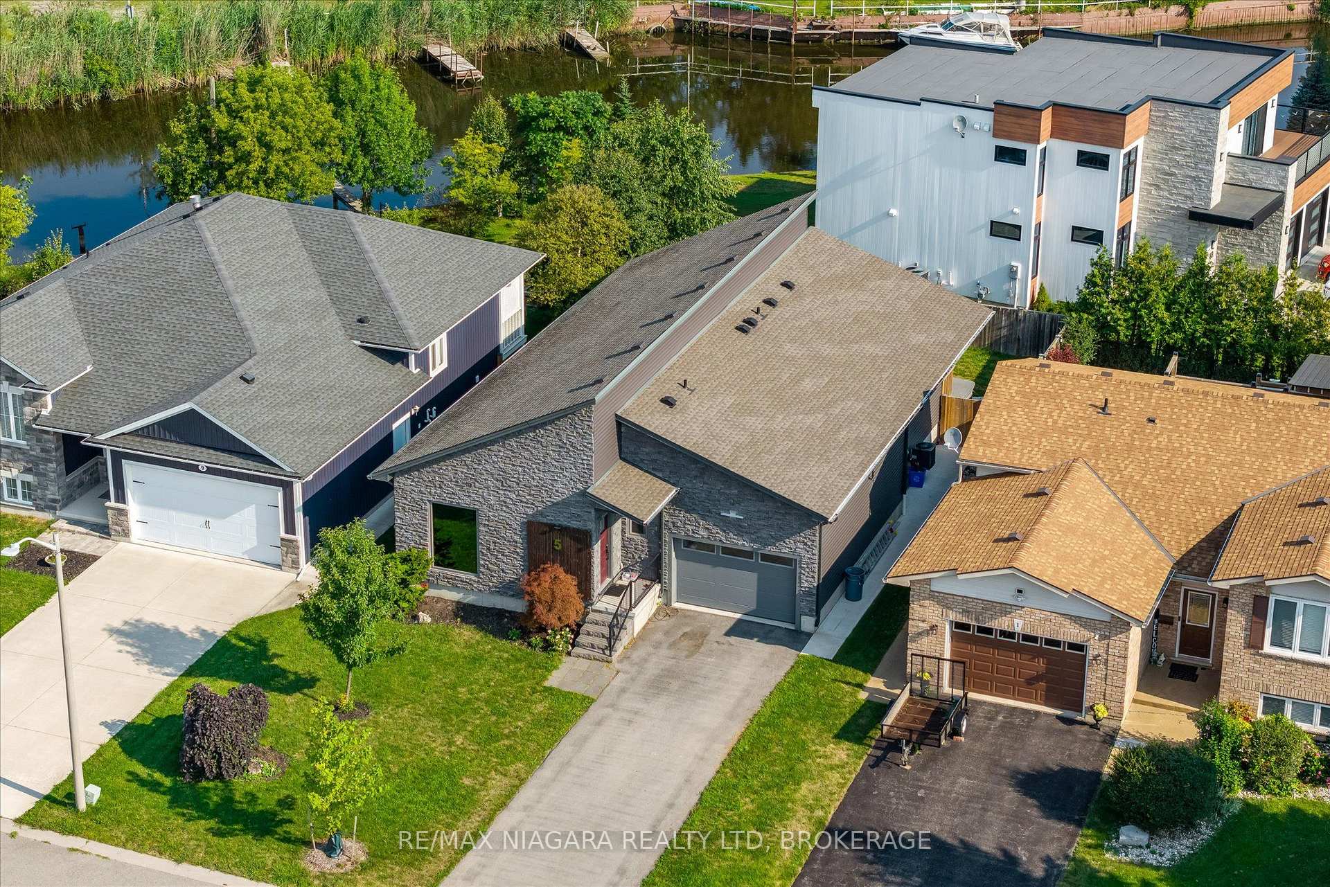 Photo 7 of 5 Heron Pointe Road, Port Colborne, Sugarloaf — HOMEH