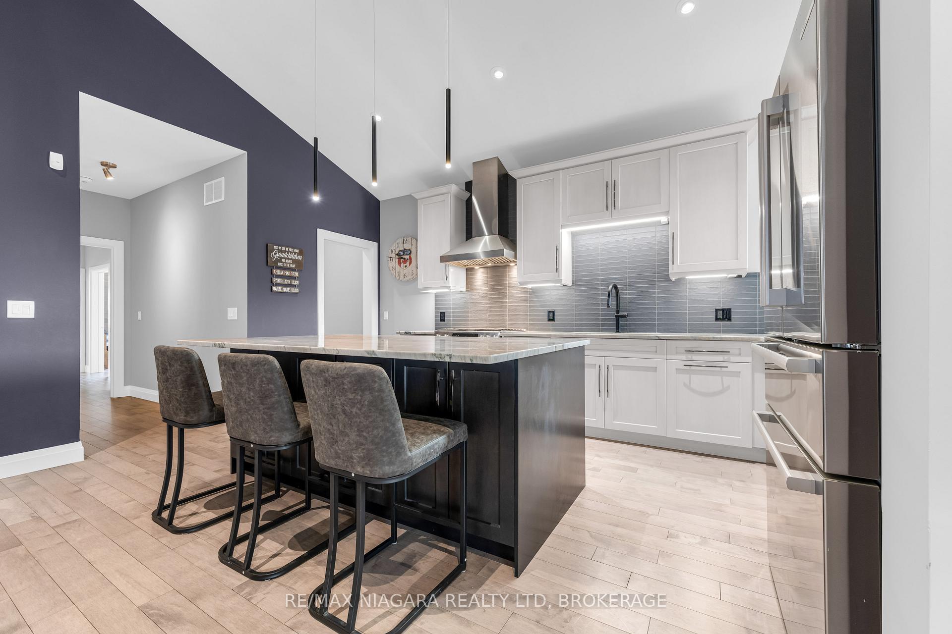Photo 14 of 5 Heron Pointe Road, Port Colborne, Sugarloaf — HOMEH