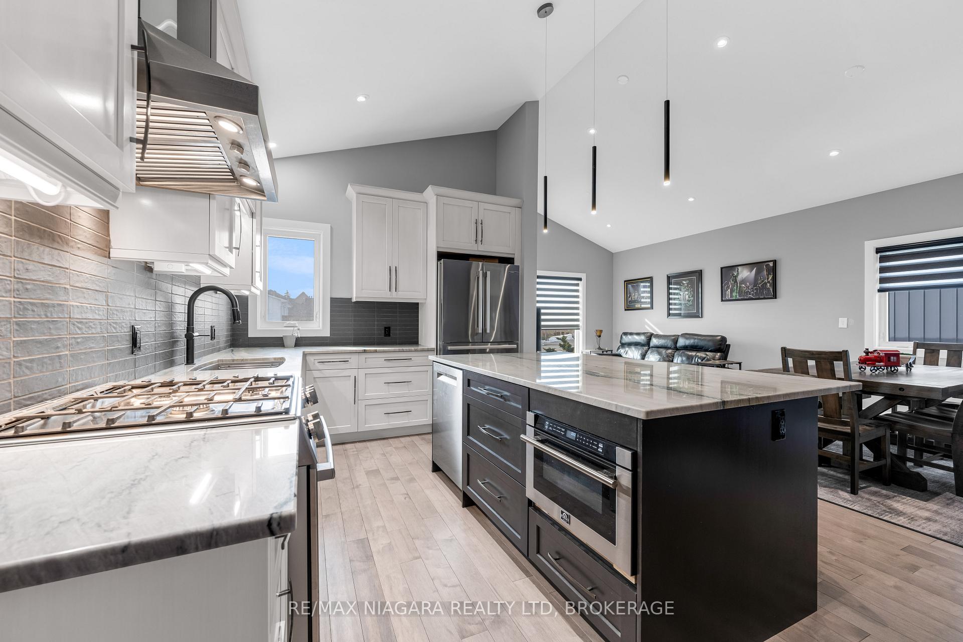 Photo 17 of 5 Heron Pointe Road, Port Colborne, Sugarloaf — HOMEH