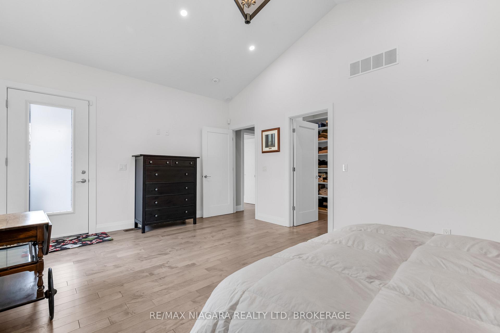 Photo 26 of 5 Heron Pointe Road, Port Colborne, Sugarloaf — HOMEH