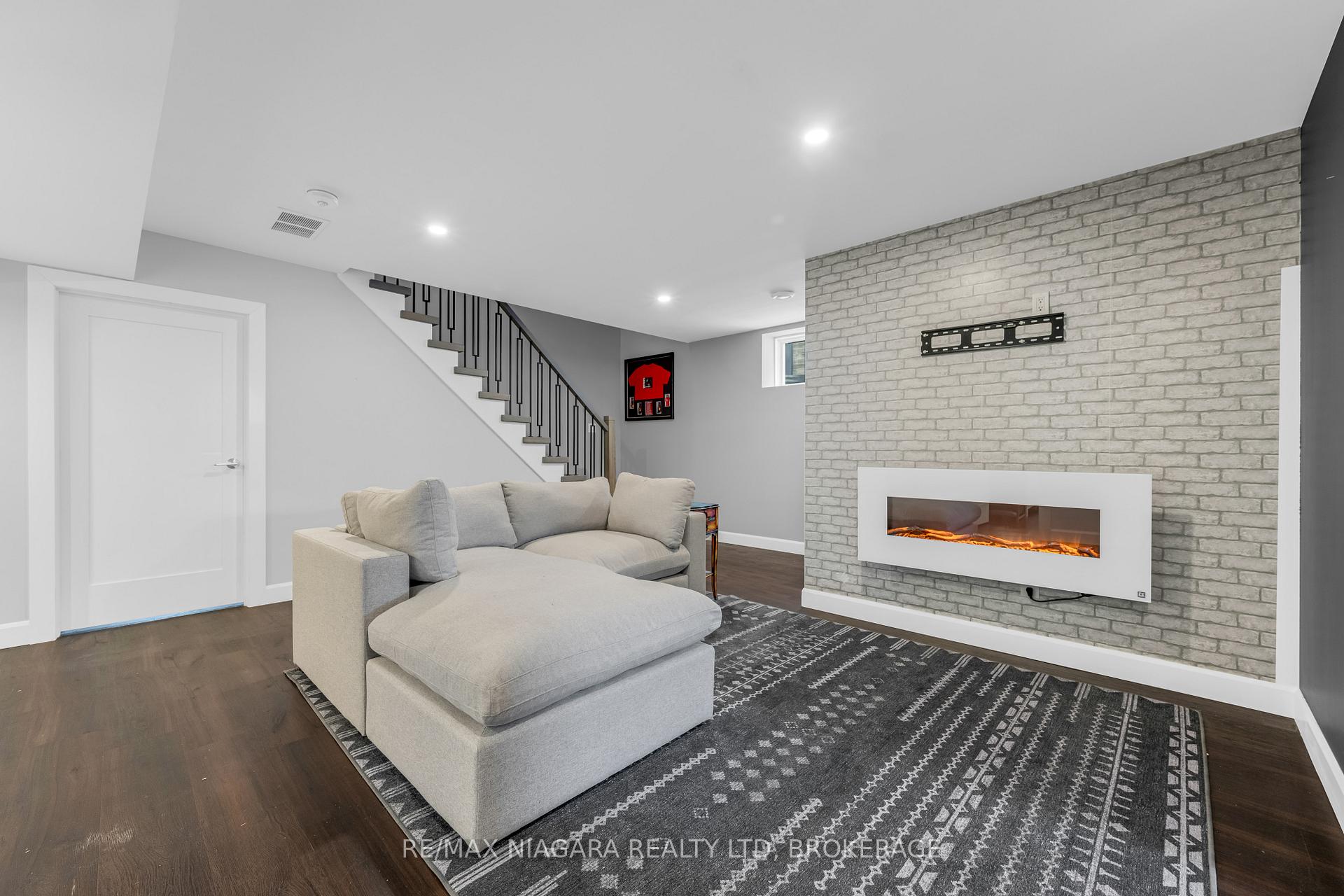 Photo 29 of 5 Heron Pointe Road, Port Colborne, Sugarloaf — HOMEH