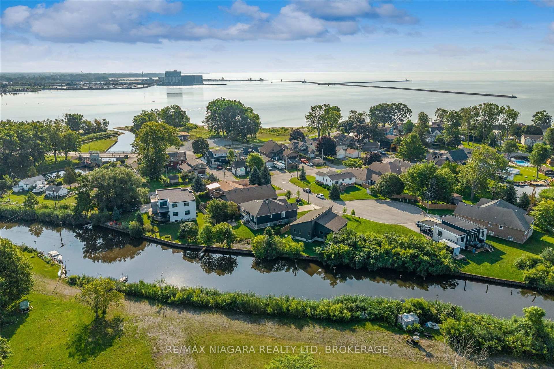 Photo 54 of 5 Heron Pointe Road, Port Colborne, Sugarloaf — HOMEH