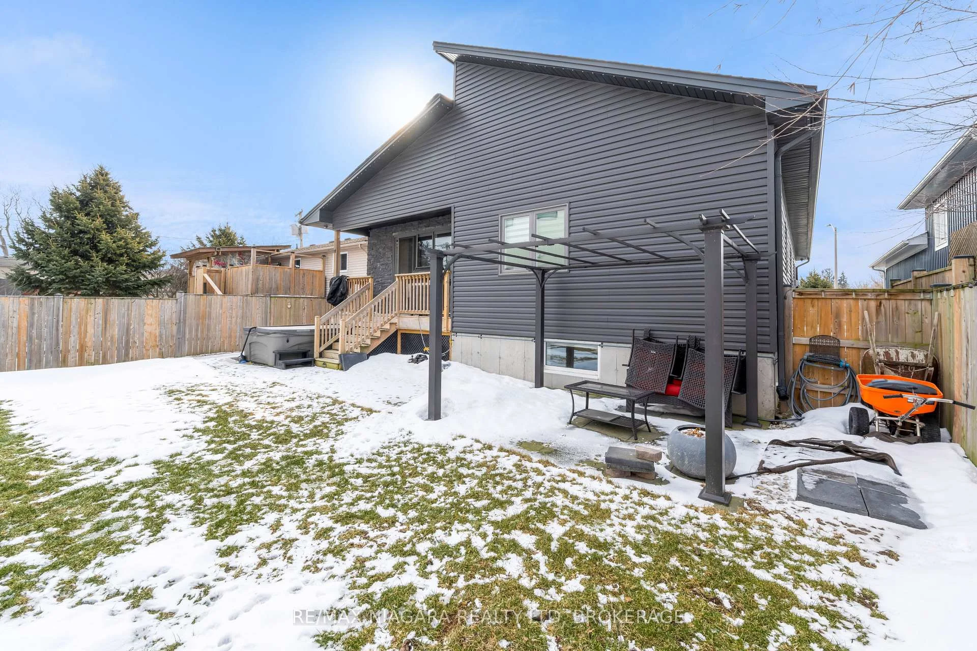 Photo 39 of 5 Heron Pointe Road, Port Colborne, Sugarloaf — HOMEH
