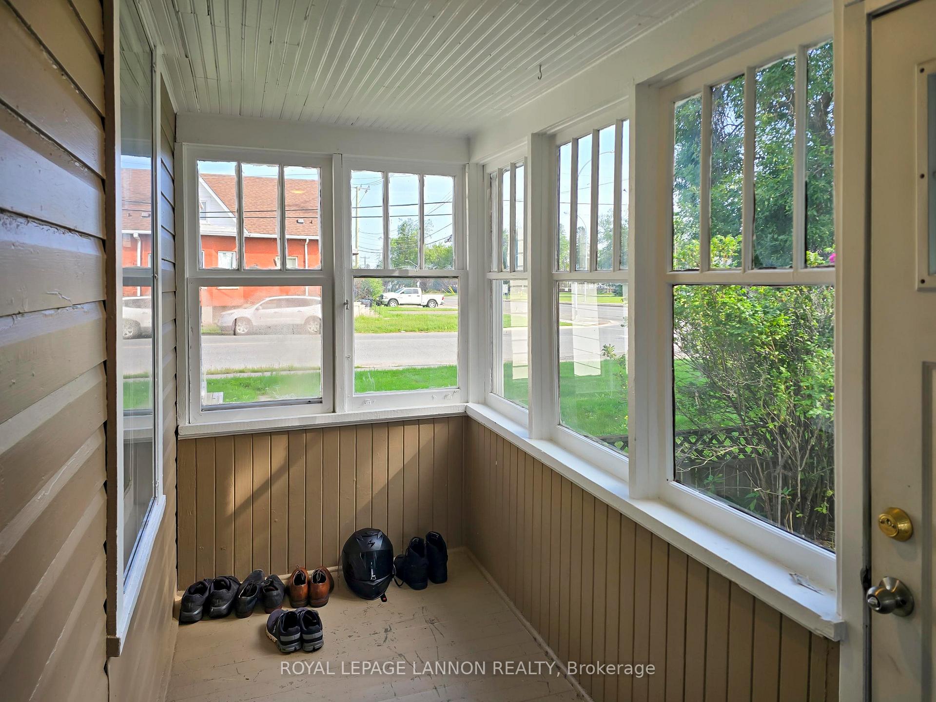 Photo 11 of 349 Vickers St N, Thunder Bay, McKeller Park — HOMEH