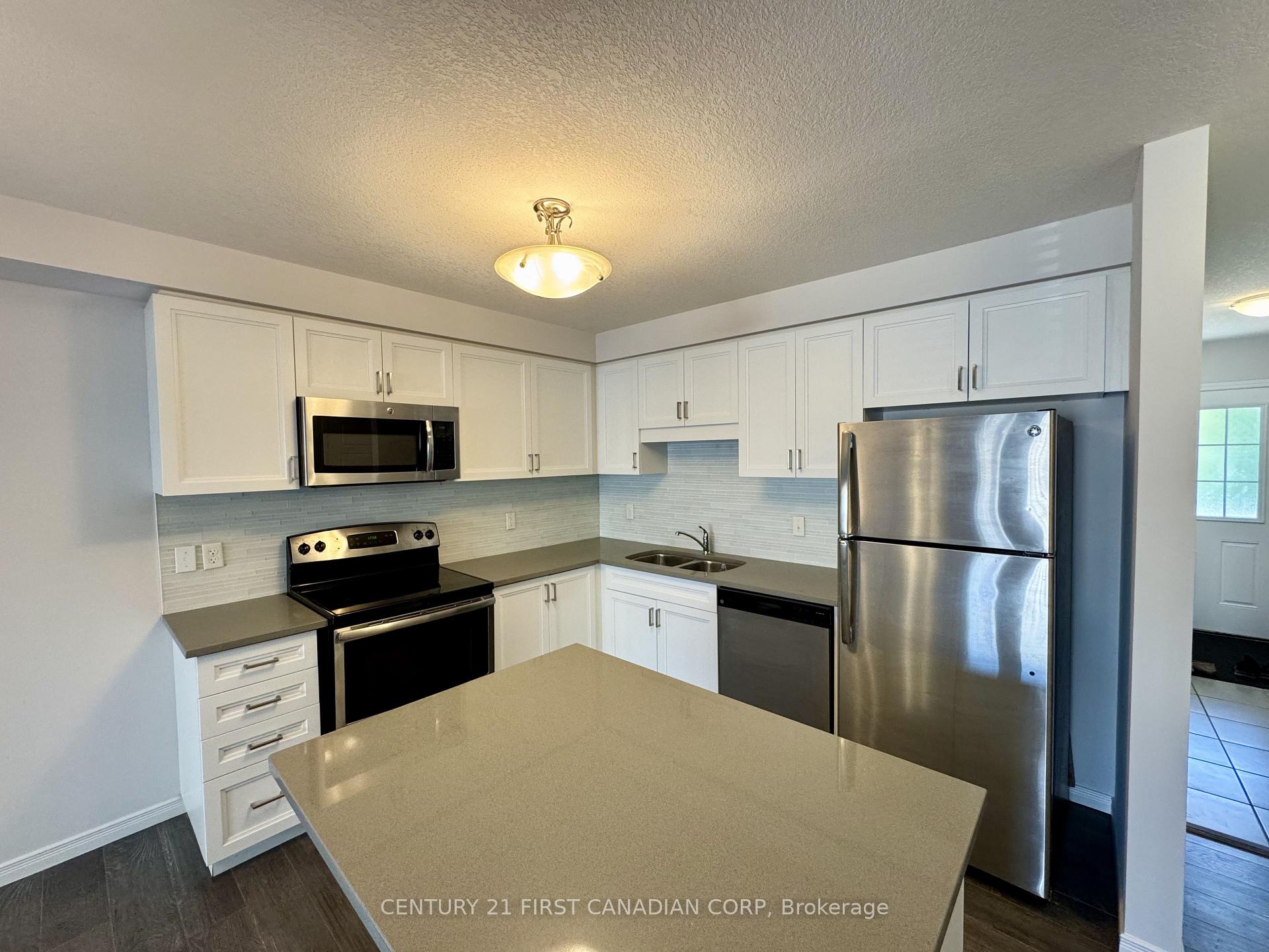 Photo 4 of 3186 Singleton Avenue, London, South W — HOMEH