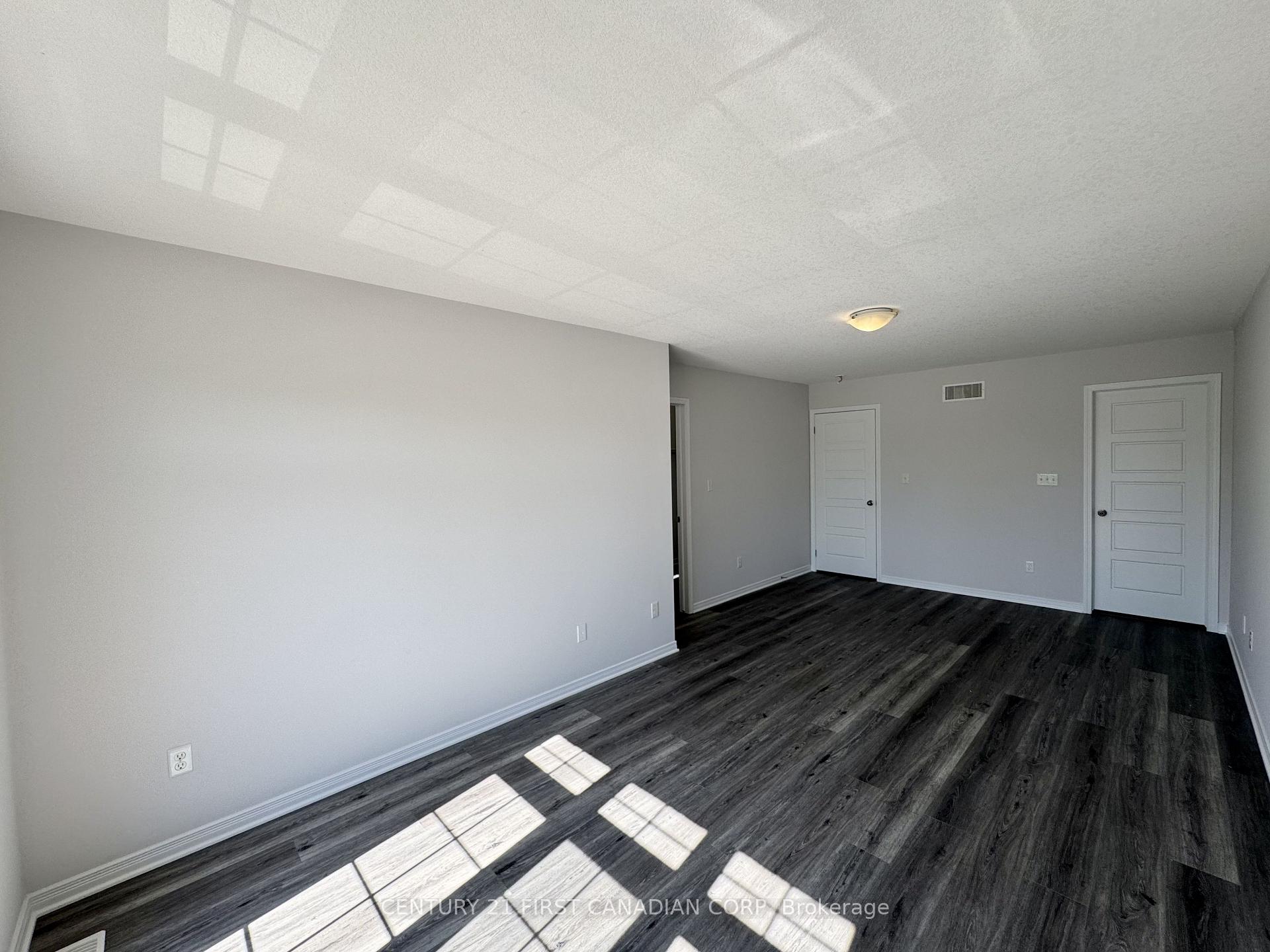 Photo 14 of 3186 Singleton Avenue, London, South W — HOMEH