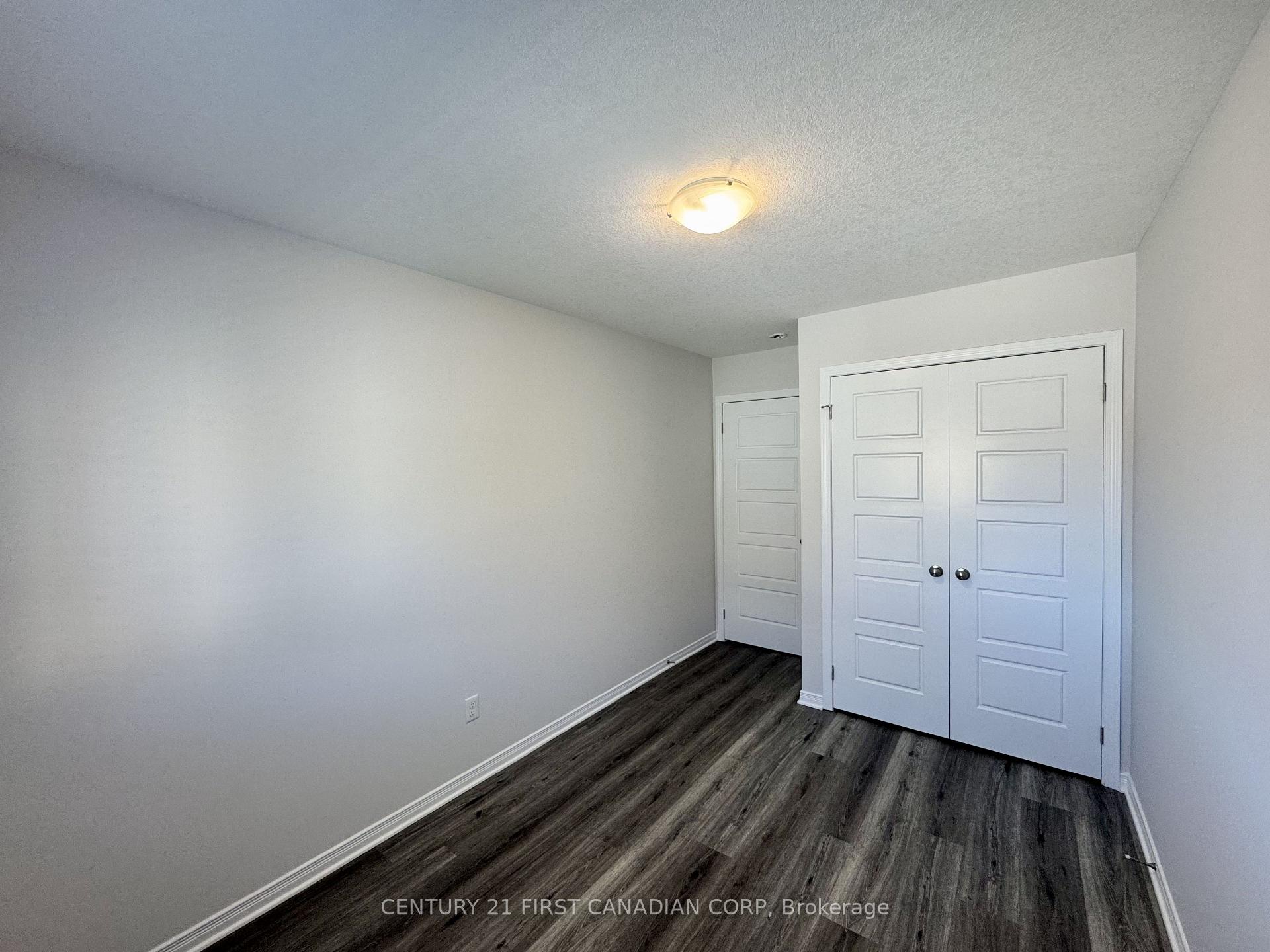 Photo 18 of 3186 Singleton Avenue, London, South W — HOMEH