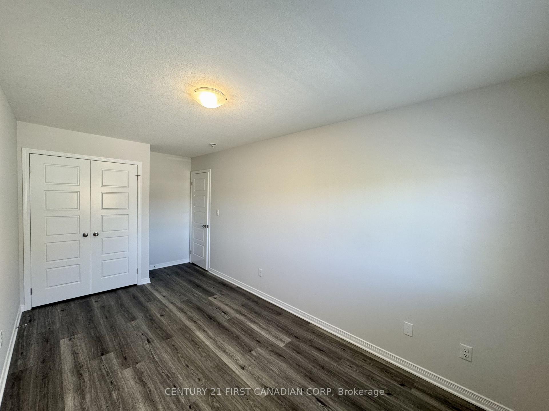 Photo 20 of 3186 Singleton Avenue, London, South W — HOMEH