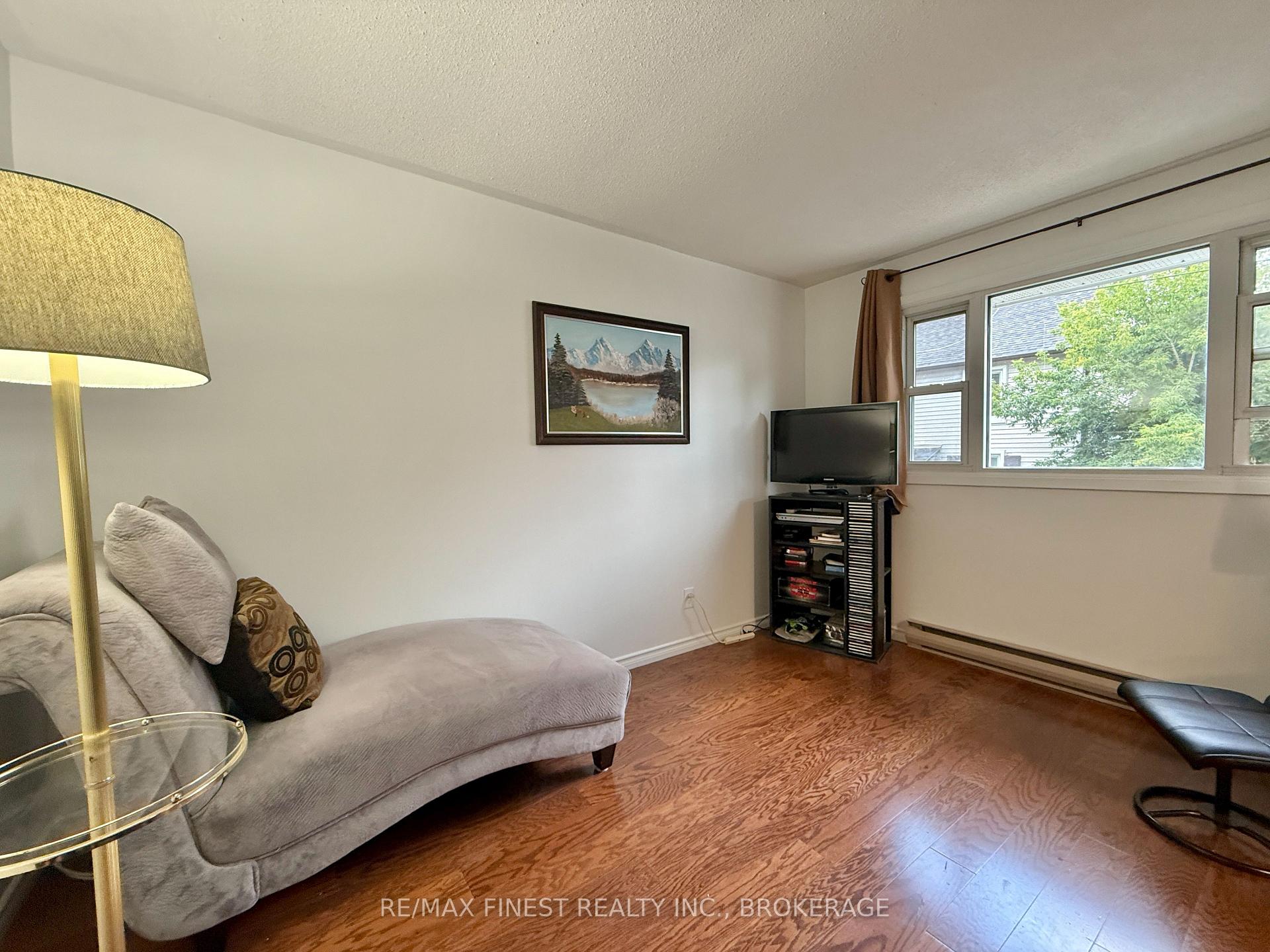 Photo 4 of 102 Chatham Street, Kingston, East of Sir John A. Blvd — HOMEH