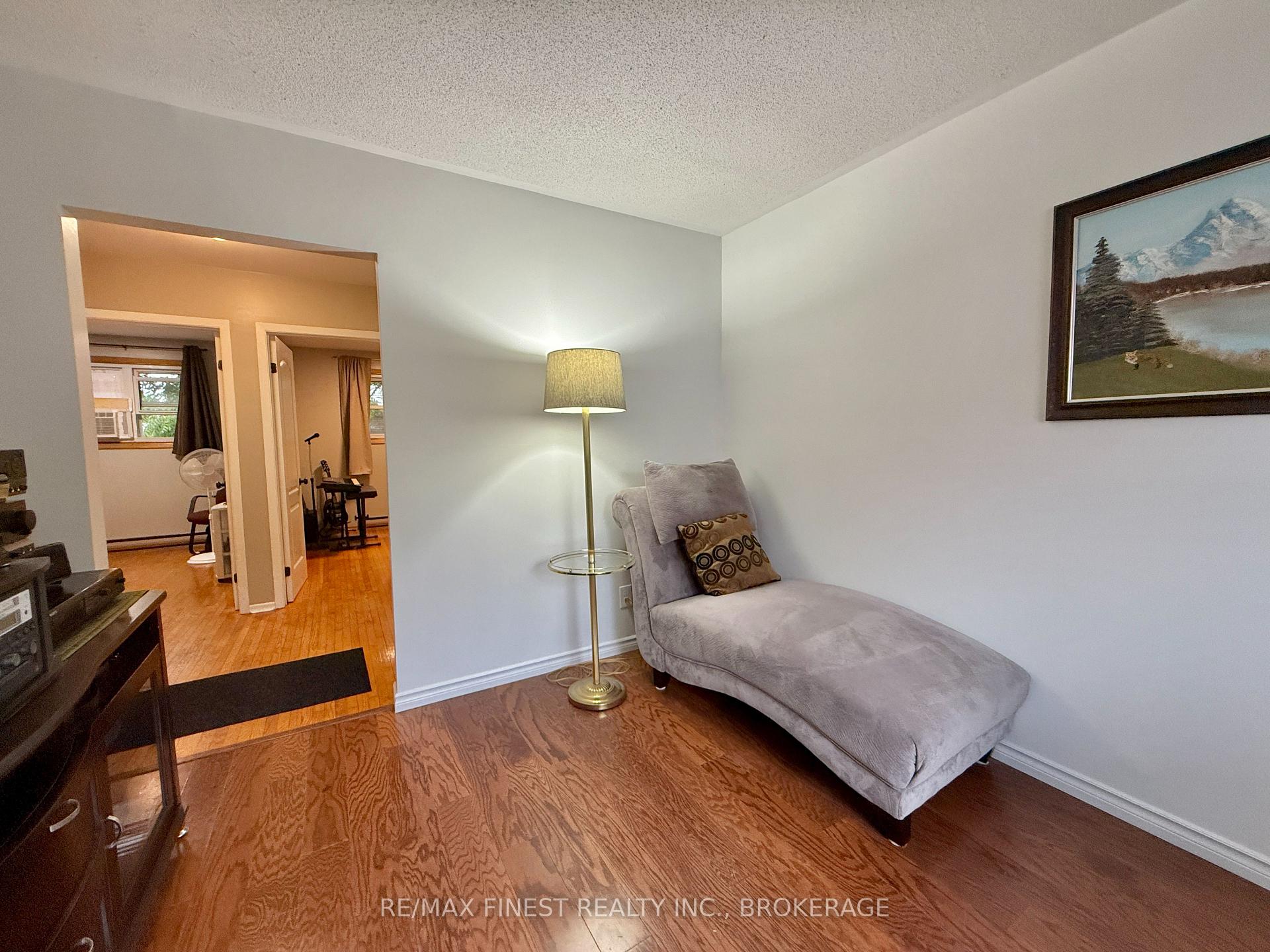 Photo 6 of 102 Chatham Street, Kingston, East of Sir John A. Blvd — HOMEH