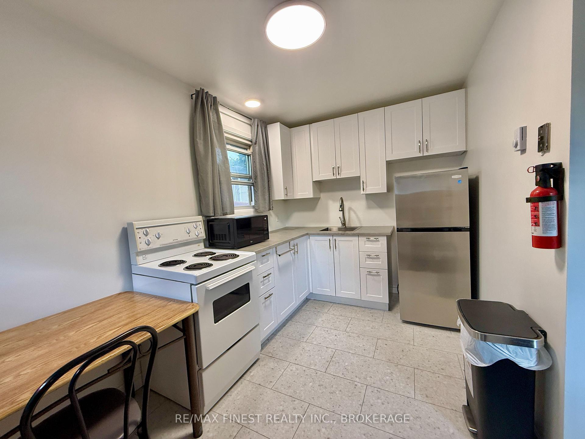Photo 7 of 102 Chatham Street, Kingston, East of Sir John A. Blvd — HOMEH