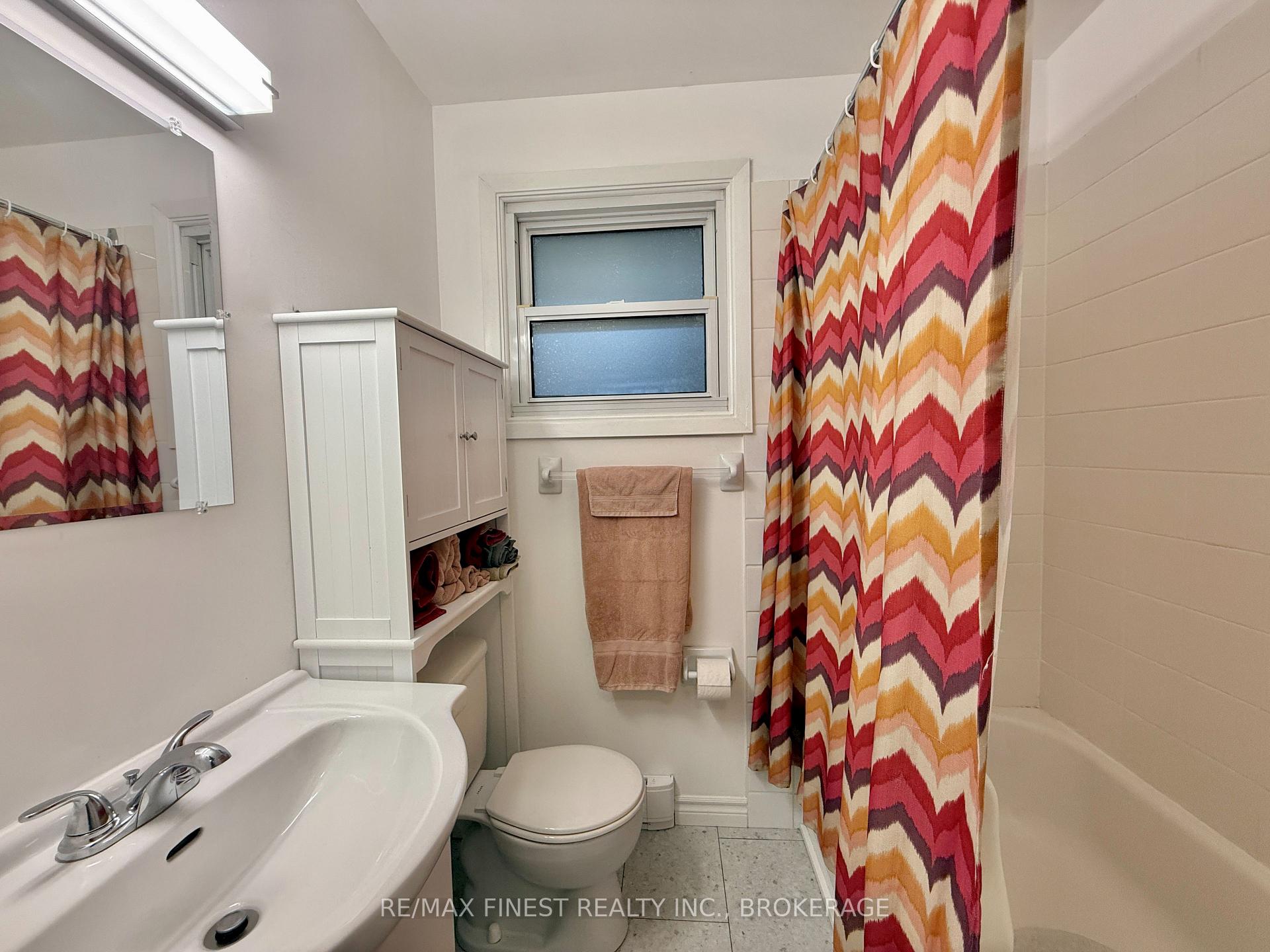 Photo 11 of 102 Chatham Street, Kingston, East of Sir John A. Blvd — HOMEH