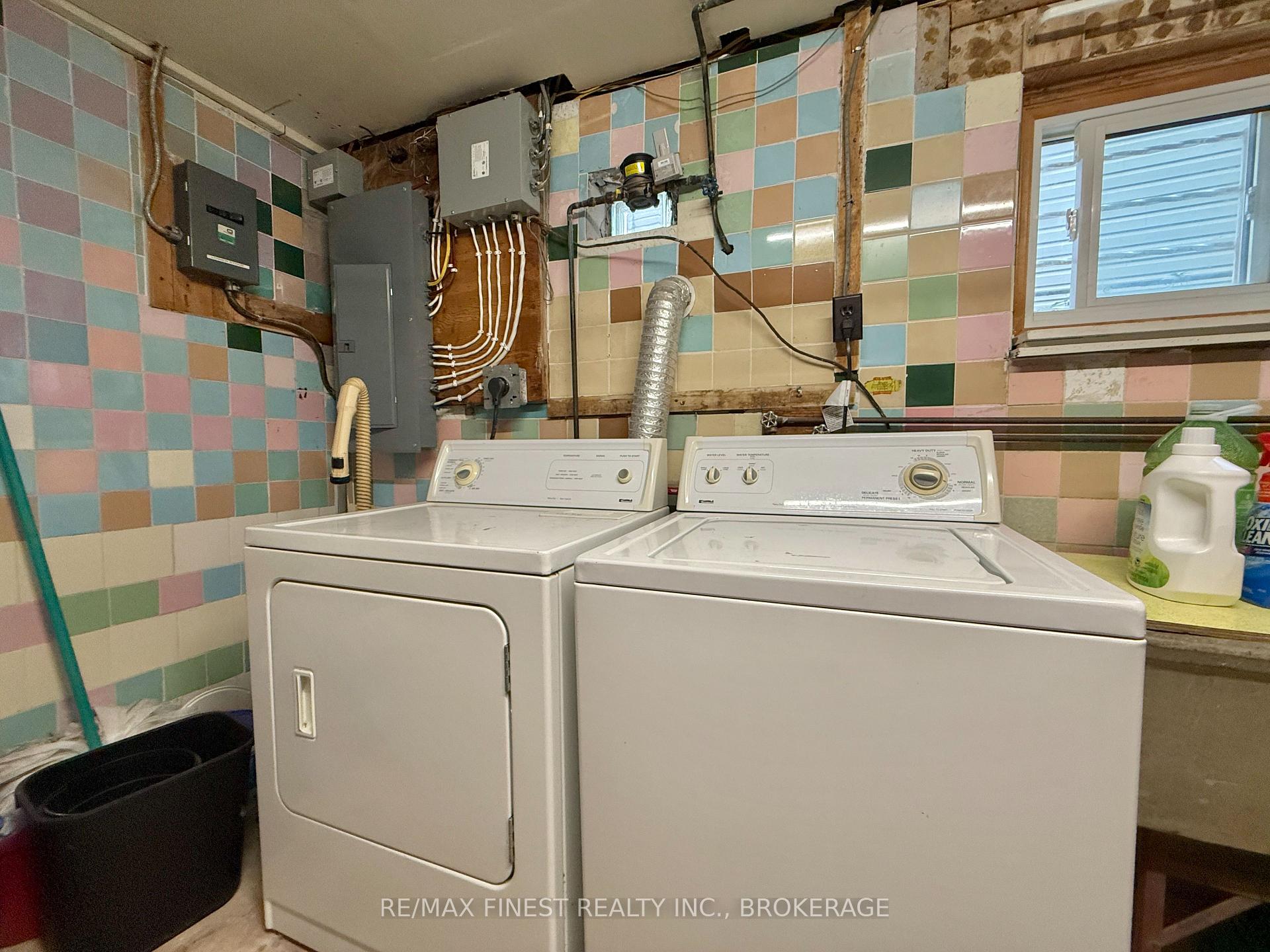 Photo 20 of 102 Chatham Street, Kingston, East of Sir John A. Blvd — HOMEH