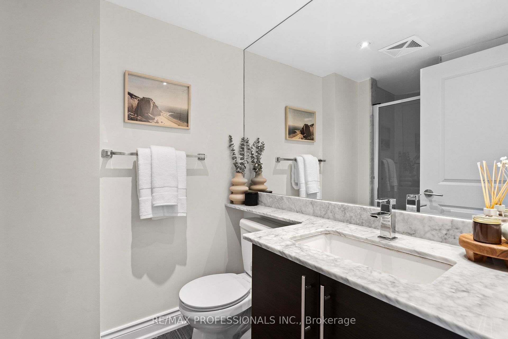 Photo 3 of Unit 909, 125 Western Battery Road, Toronto, Niagara — HOMEH