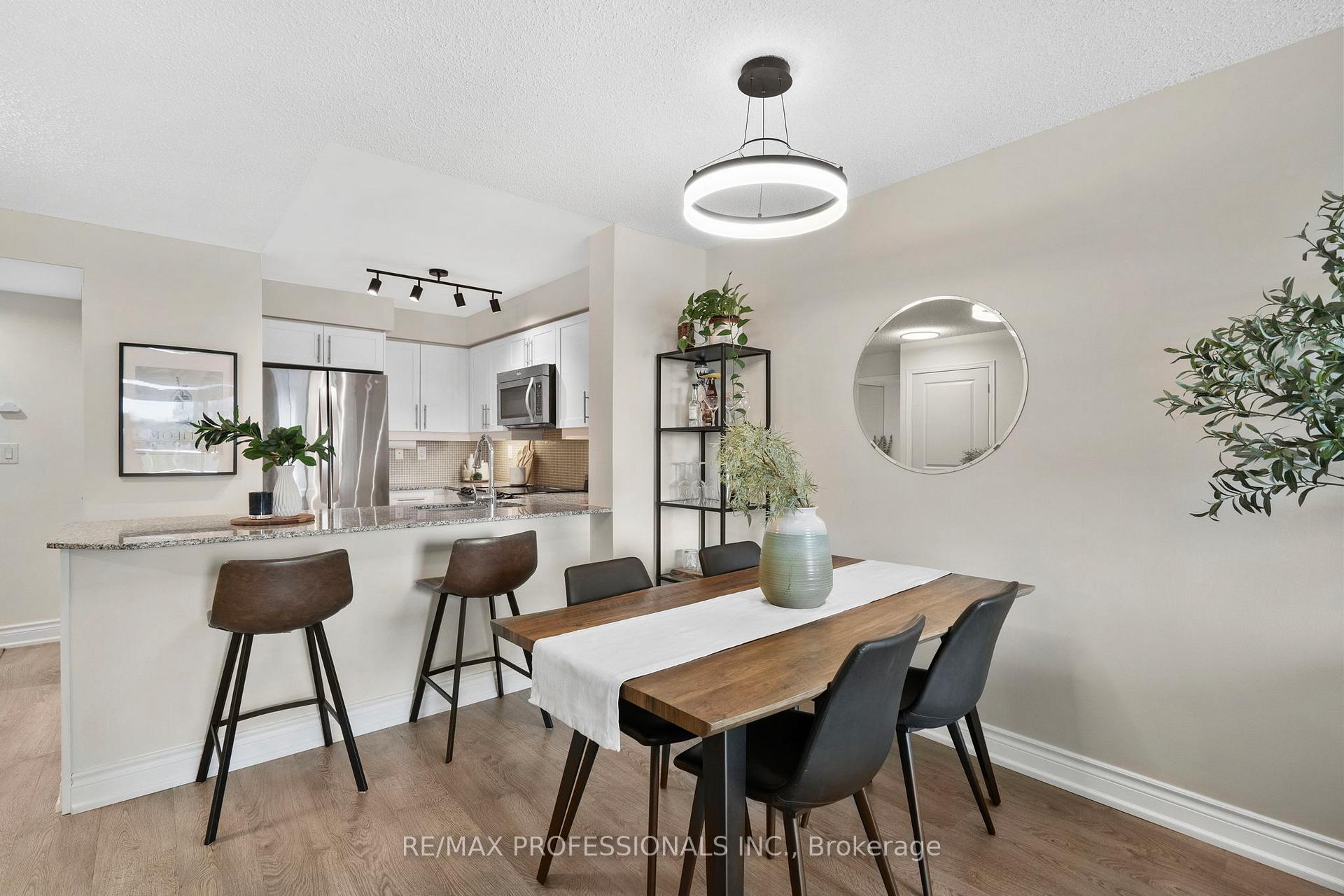Photo 10 of Unit 909, 125 Western Battery Road, Toronto, Niagara — HOMEH