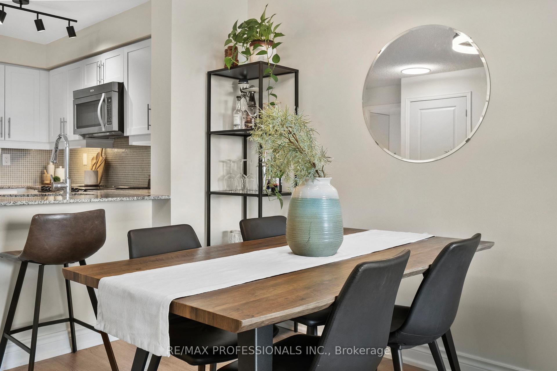 Photo 11 of Unit 909, 125 Western Battery Road, Toronto, Niagara — HOMEH