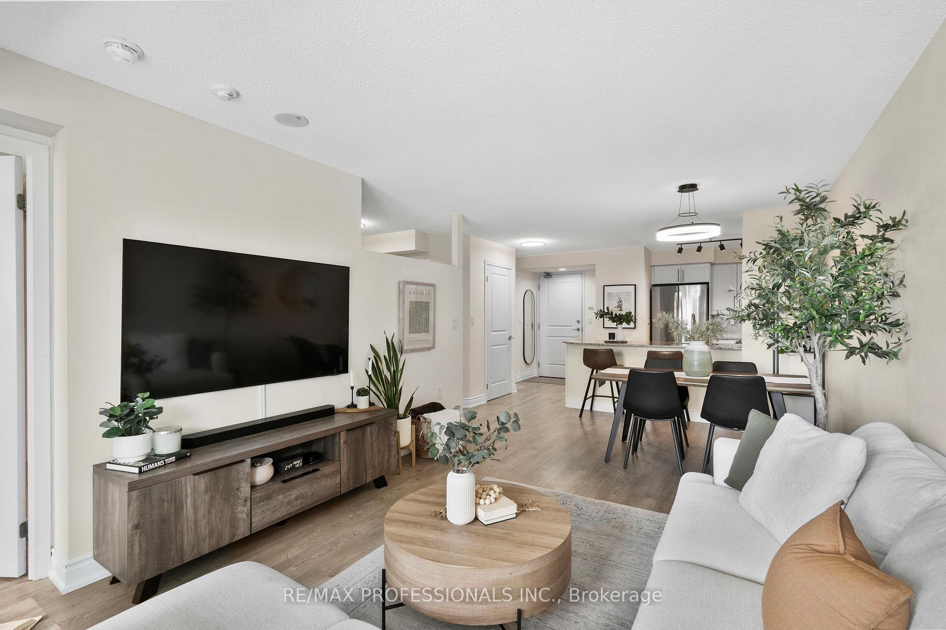 Photo 15 of Unit 909, 125 Western Battery Road, Toronto, Niagara — HOMEH