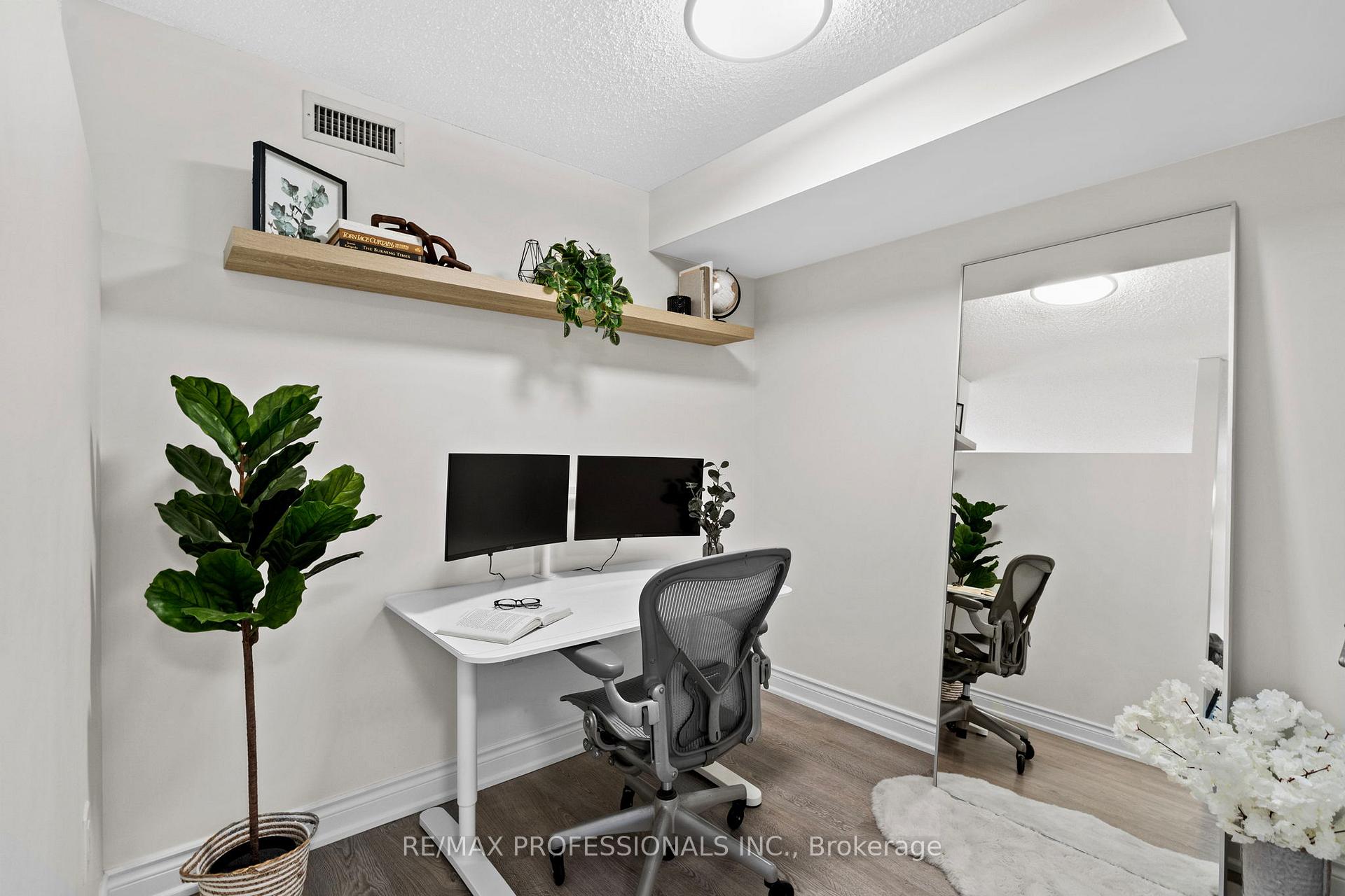 Photo 17 of Unit 909, 125 Western Battery Road, Toronto, Niagara — HOMEH