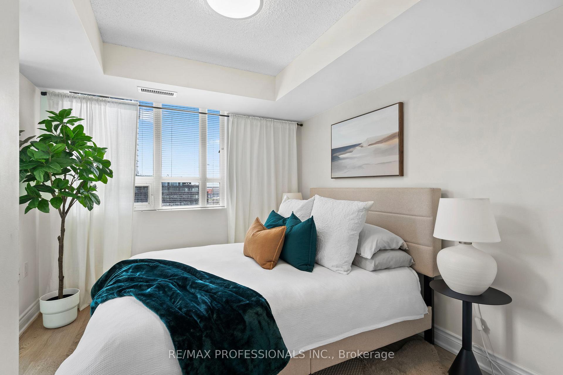 Photo 19 of Unit 909, 125 Western Battery Road, Toronto, Niagara — HOMEH
