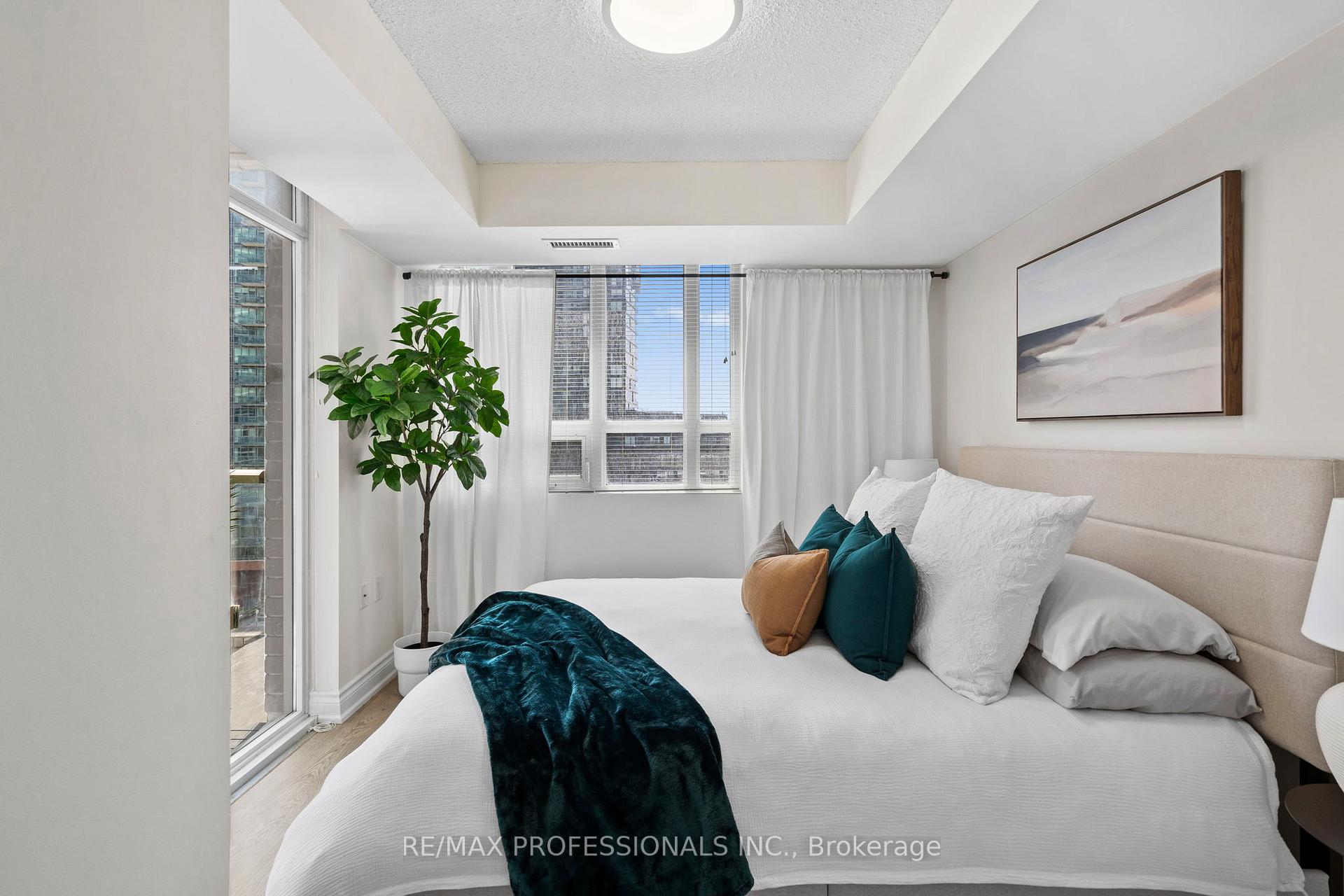 Photo 20 of Unit 909, 125 Western Battery Road, Toronto, Niagara — HOMEH