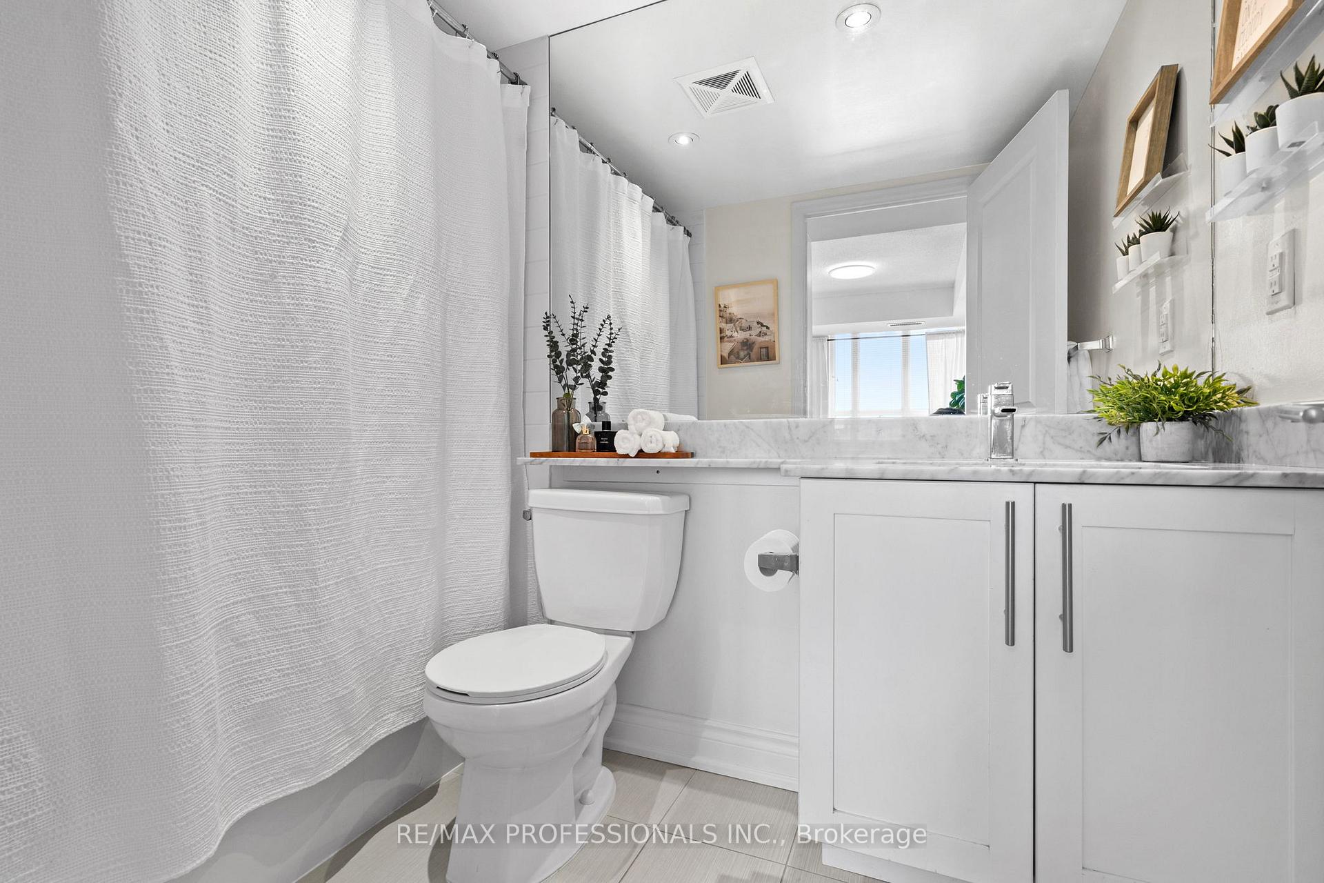 Photo 24 of Unit 909, 125 Western Battery Road, Toronto, Niagara — HOMEH