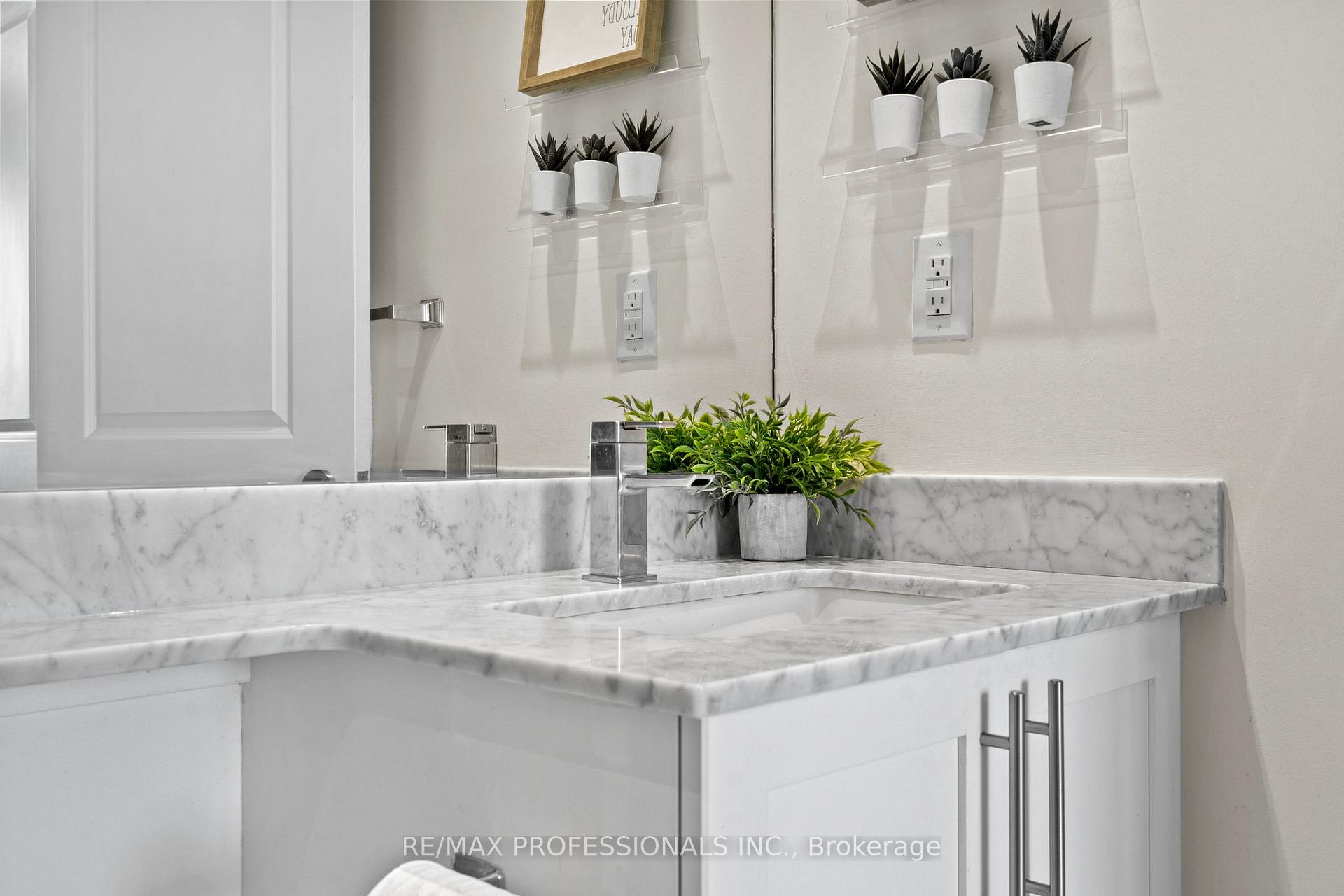 Photo 25 of Unit 909, 125 Western Battery Road, Toronto, Niagara — HOMEH