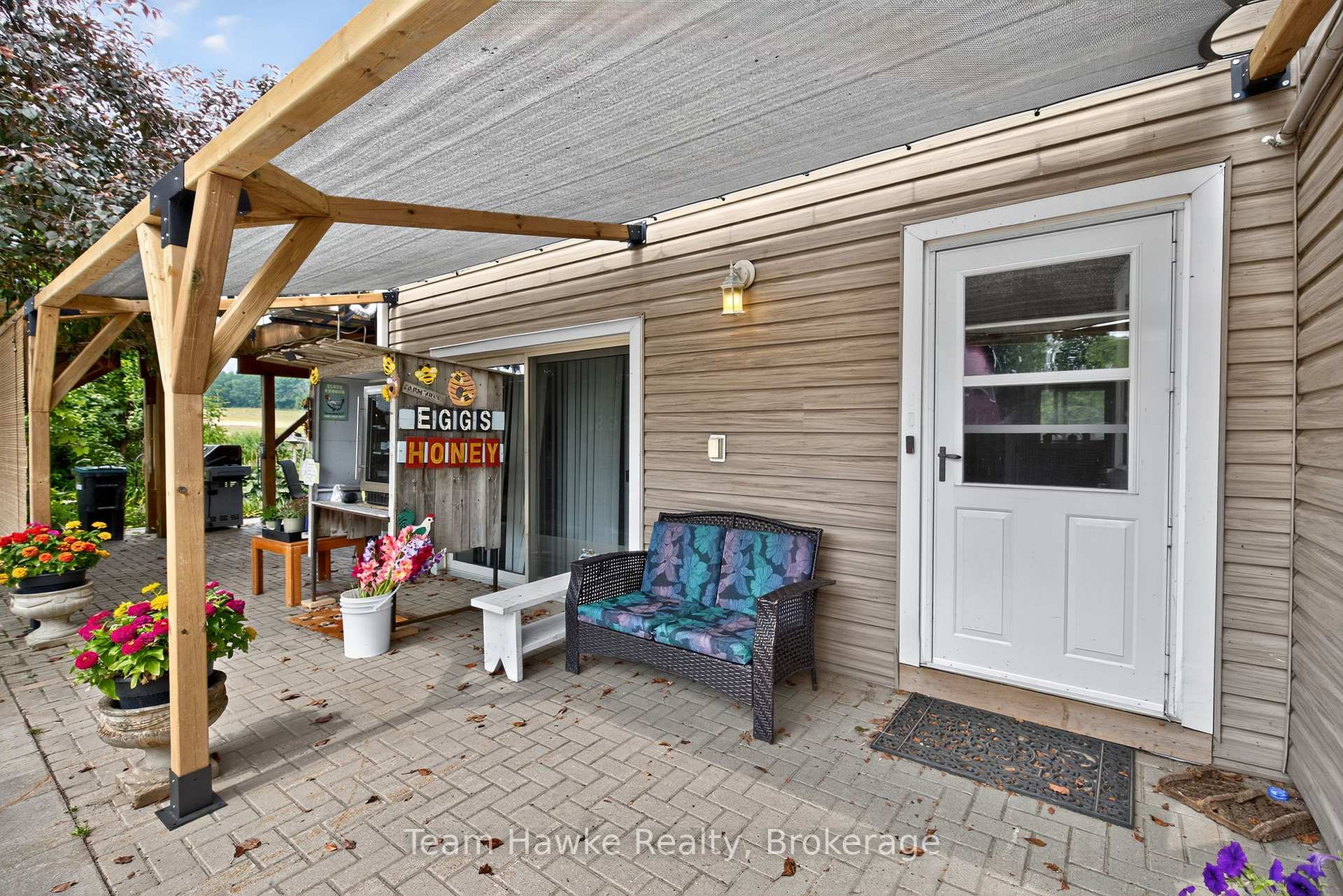 Photo 5 of 8870 County 93 Road, Midland — HOMEH