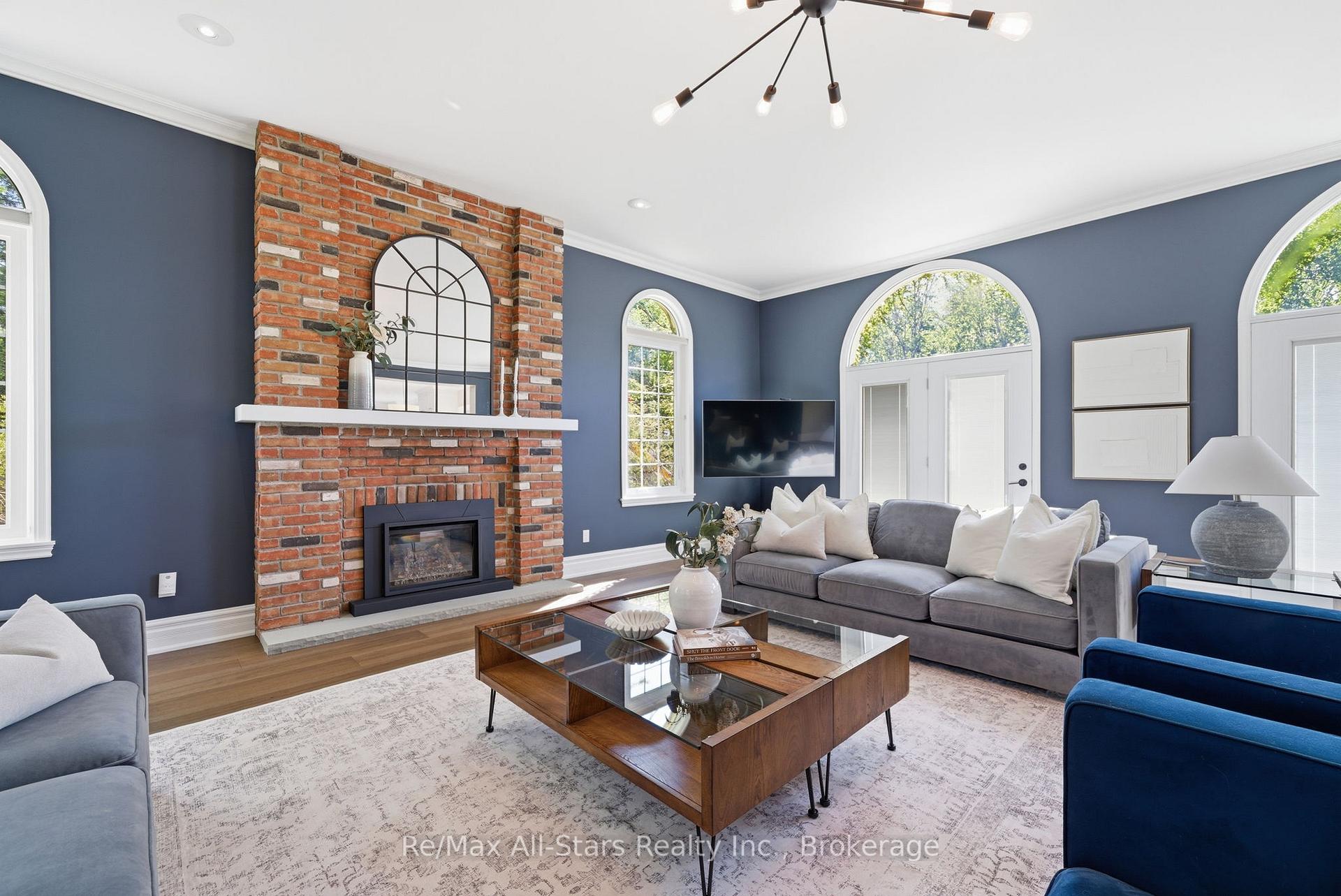 Photo 3 of 136 Wintergreen Court, Scugog, Port Perry — HOMEH