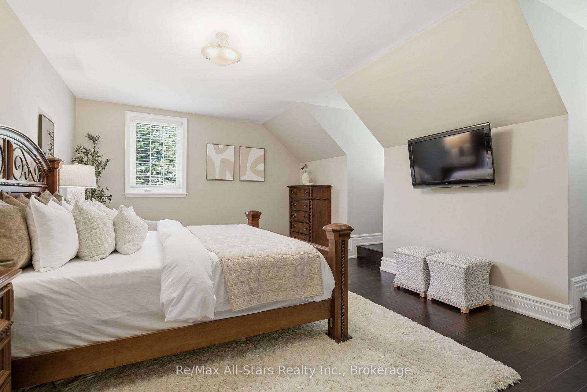 Photo 13 of 136 Wintergreen Court, Scugog, Port Perry — HOMEH