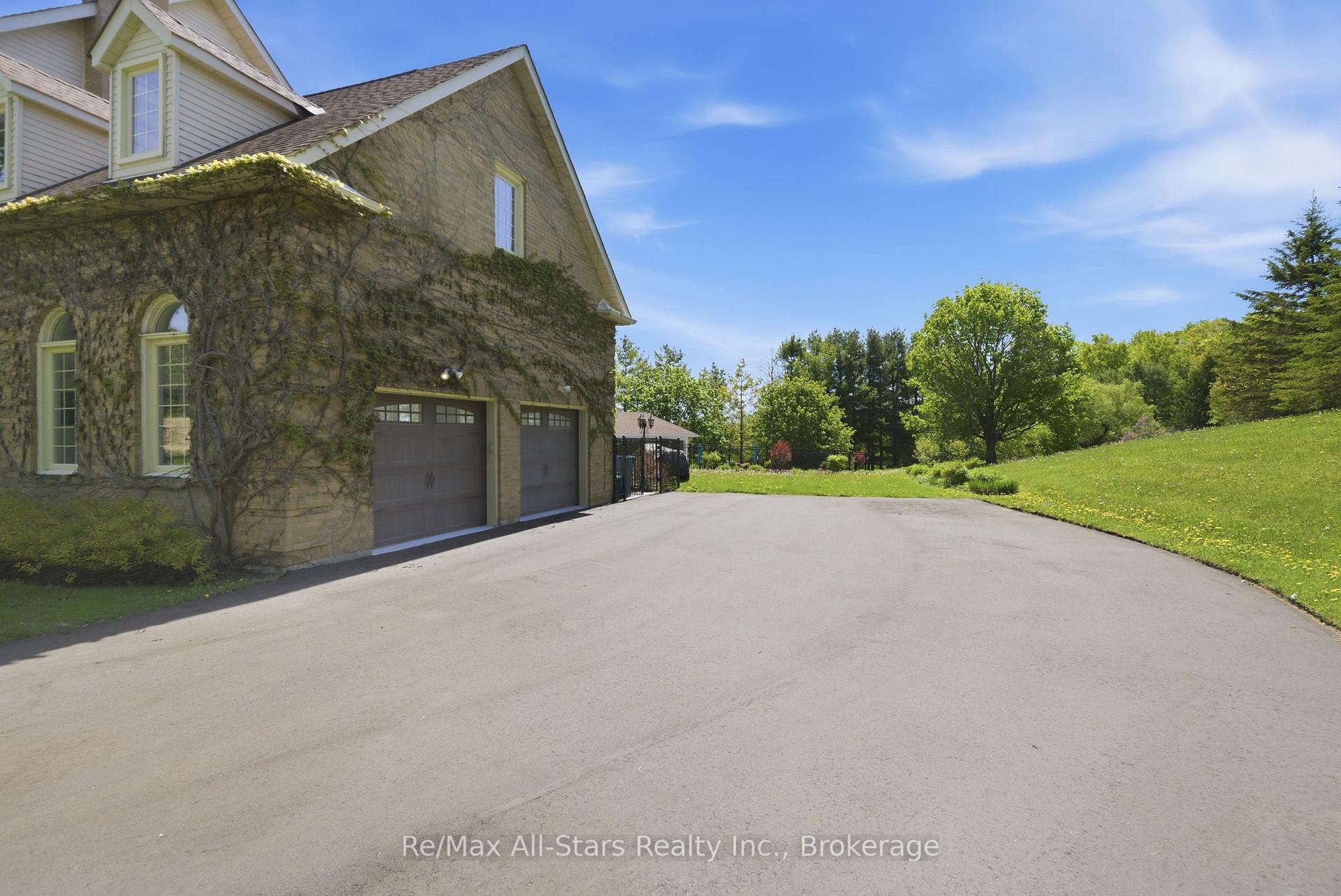 Photo 46 of 136 Wintergreen Court, Scugog, Port Perry — HOMEH