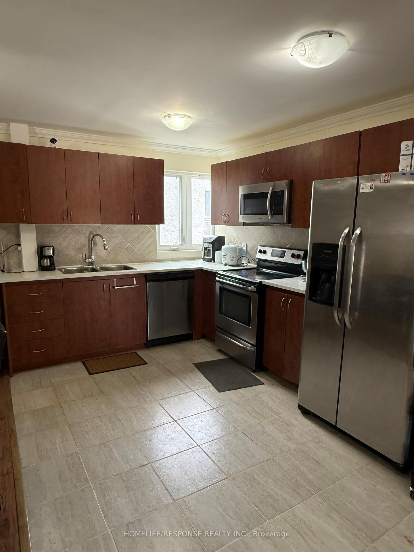 Photo 4 of Unit 158, 1055 Dundas Street E, Mississauga, Applewood — HOMEH