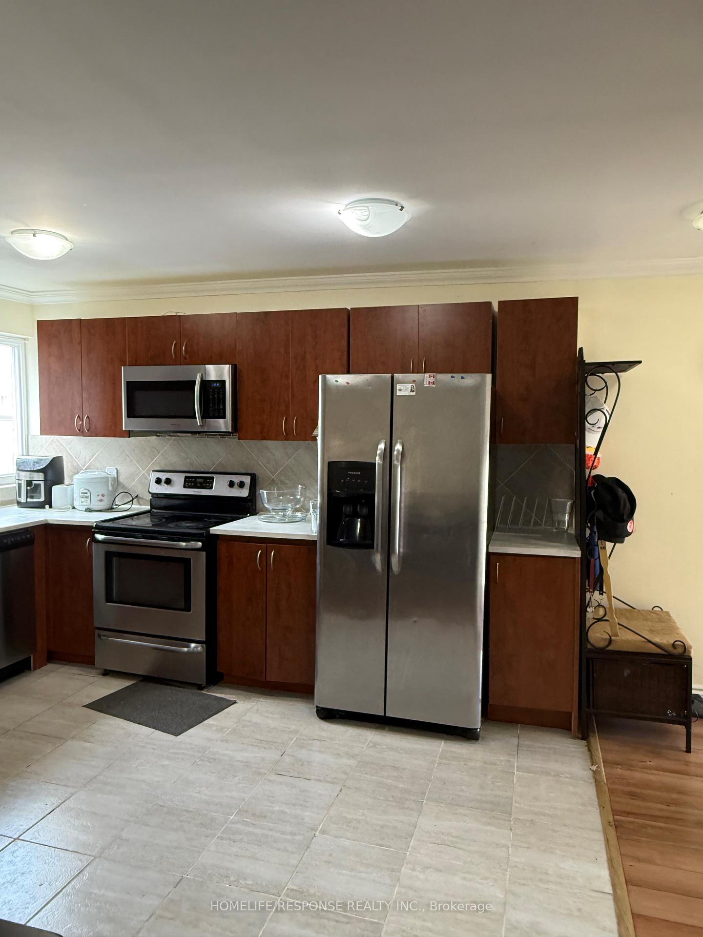 Photo 7 of Unit 158, 1055 Dundas Street E, Mississauga, Applewood — HOMEH