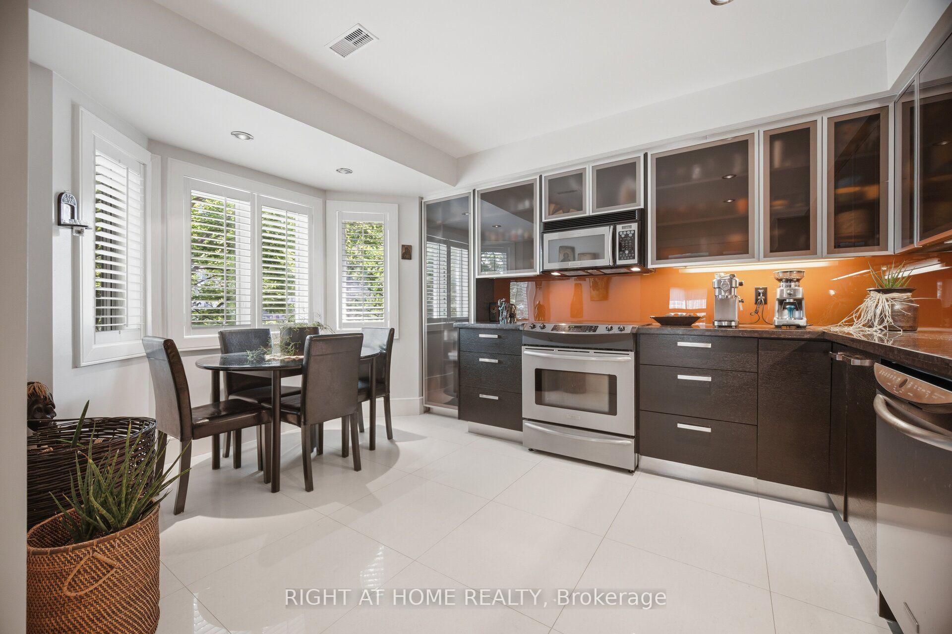 Photo 6 of 25A Shaw Street, Toronto, Niagara — HOMEH