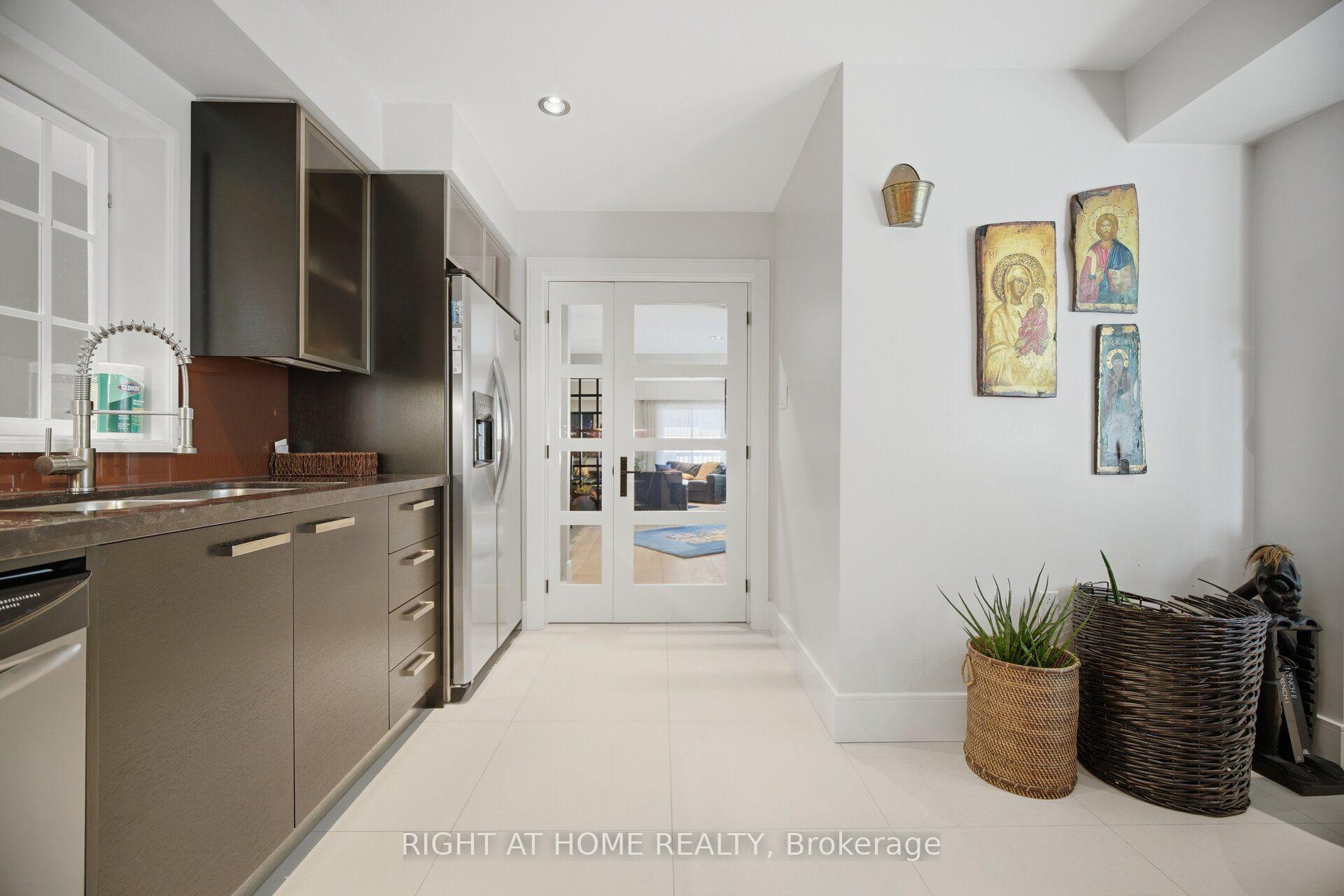 Photo 8 of 25A Shaw Street, Toronto, Niagara — HOMEH