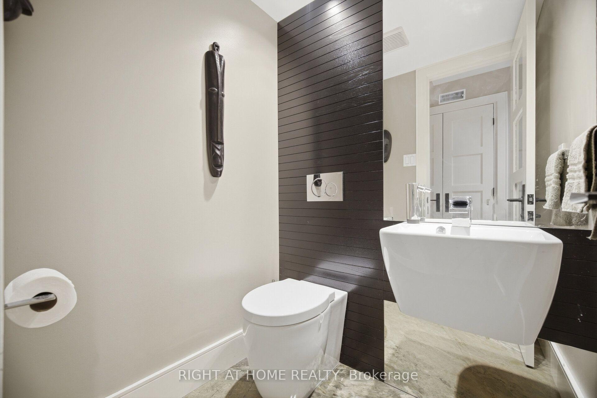 Photo 21 of 25A Shaw Street, Toronto, Niagara — HOMEH