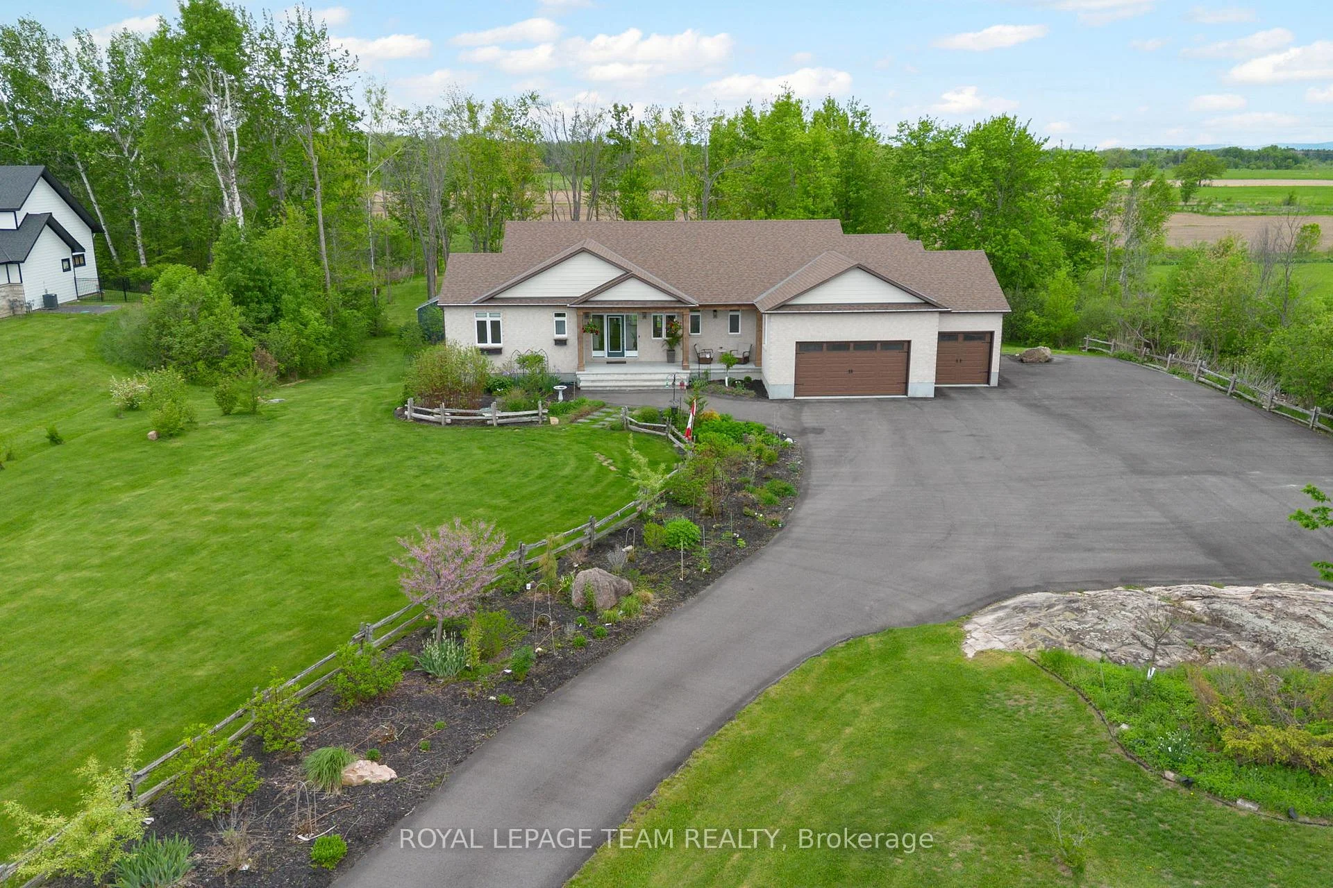 Photo 2 of 26 Synergy Way, Ottawa, Kanata - Kanata (North West) — HOMEH