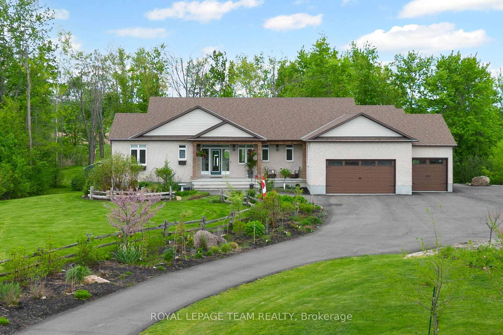 Photo 3 of 26 Synergy Way, Ottawa, Kanata - Kanata (North West) — HOMEH