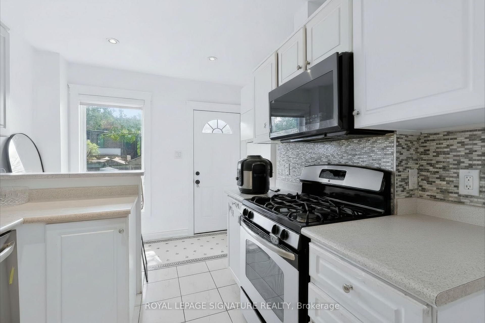 Photo 9 of 37 Strathcona Avenue, Toronto, North Riverdale — HOMEH