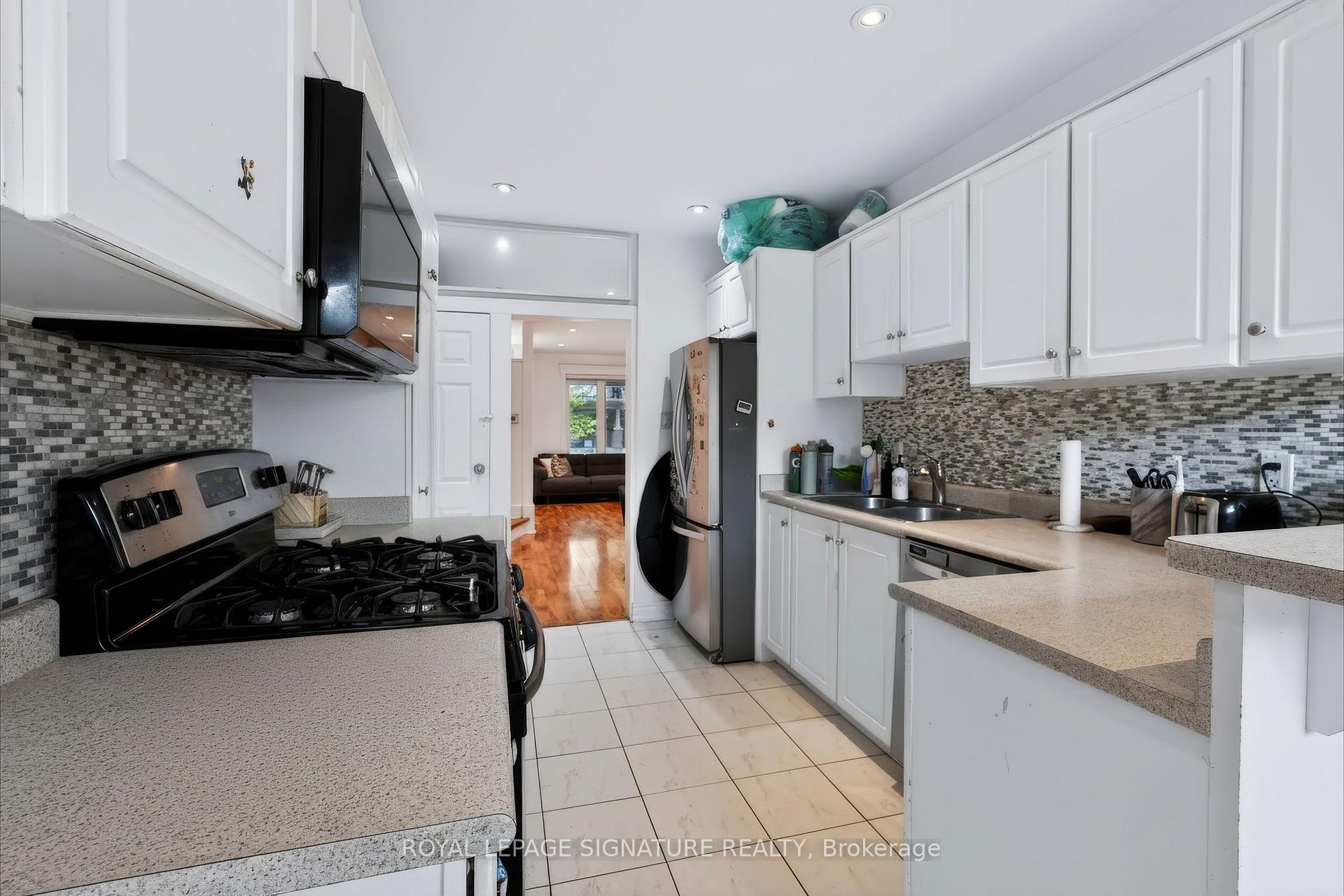 Photo 10 of 37 Strathcona Avenue, Toronto, North Riverdale — HOMEH